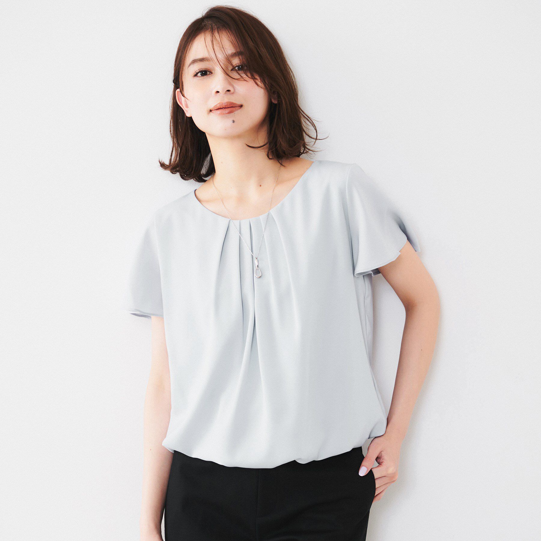 UNTITLED「【通勤/二の腕カバー】タックデザインブラウス」|シャツ・ブラウス|サックスブルー(09