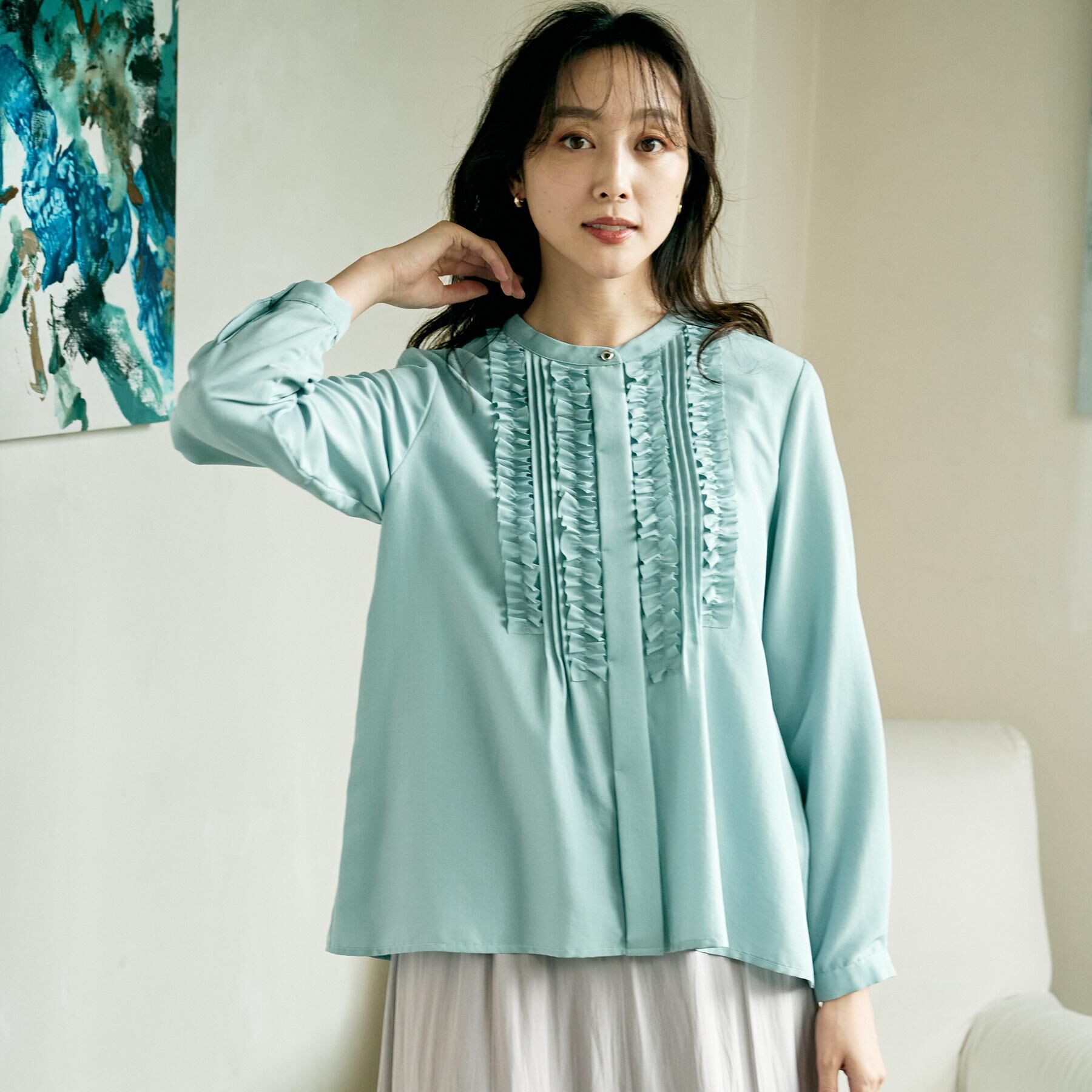 UNTITLED「【1枚で着映え/オンオフ着回し】フリルサテンブラウス」|シャツ・ブラウス|