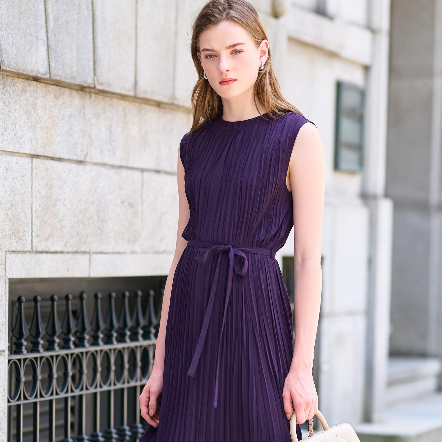 DRESSTERIOR「【ウォッシャブル/オンオフ】プリーツノースリーブワンピース」|ワンピース|