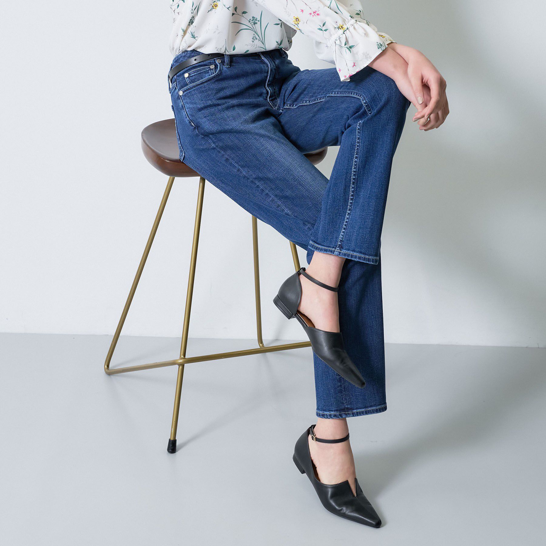 INDIVI「【春の新色登場！褒められデニム】スリムストレート デニムパンツ」|デニム|ネイビーブルー(69