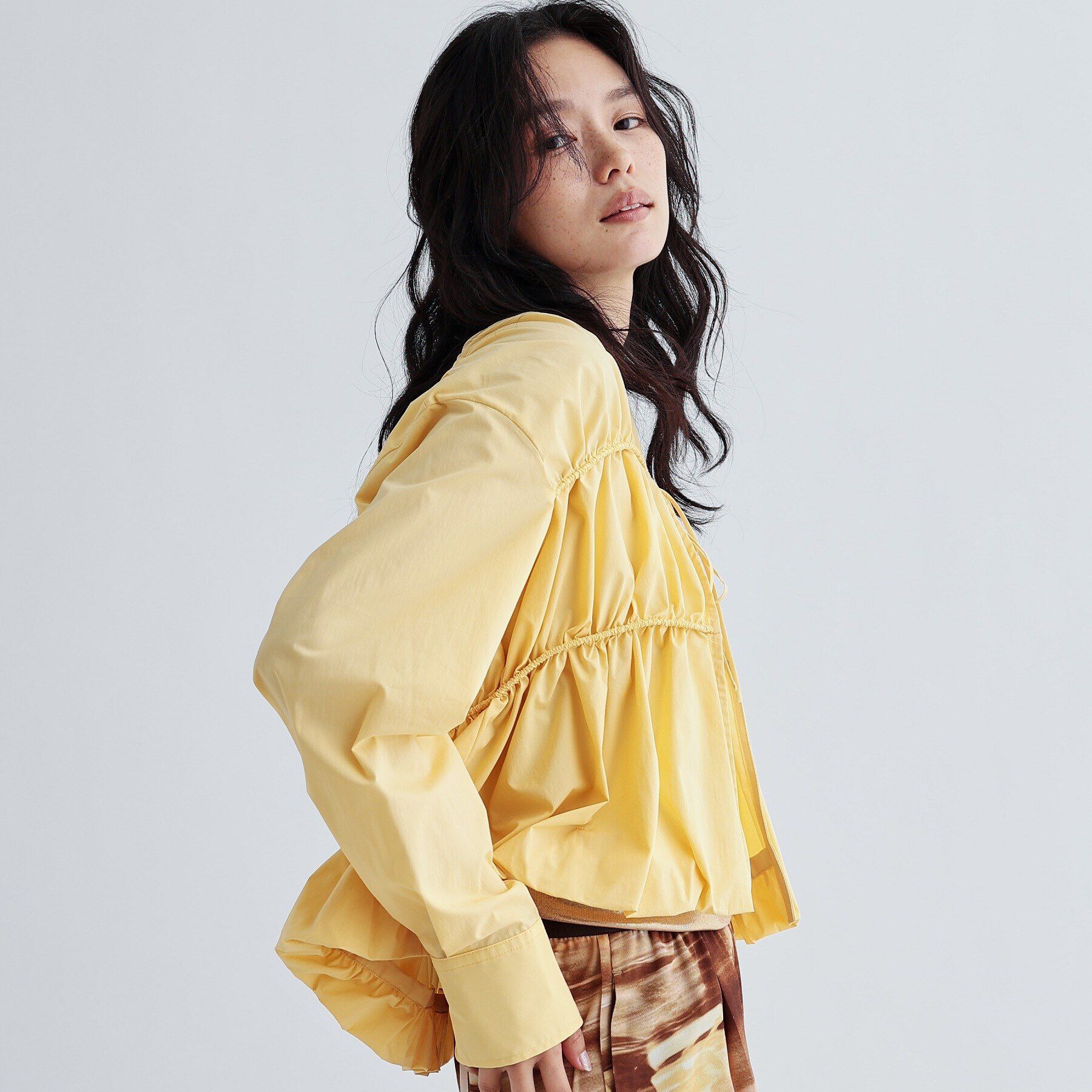 GALLEST「シャーリングギャザーブラウス【フロントボタン/前開き】」|シャツ・ブラウス|