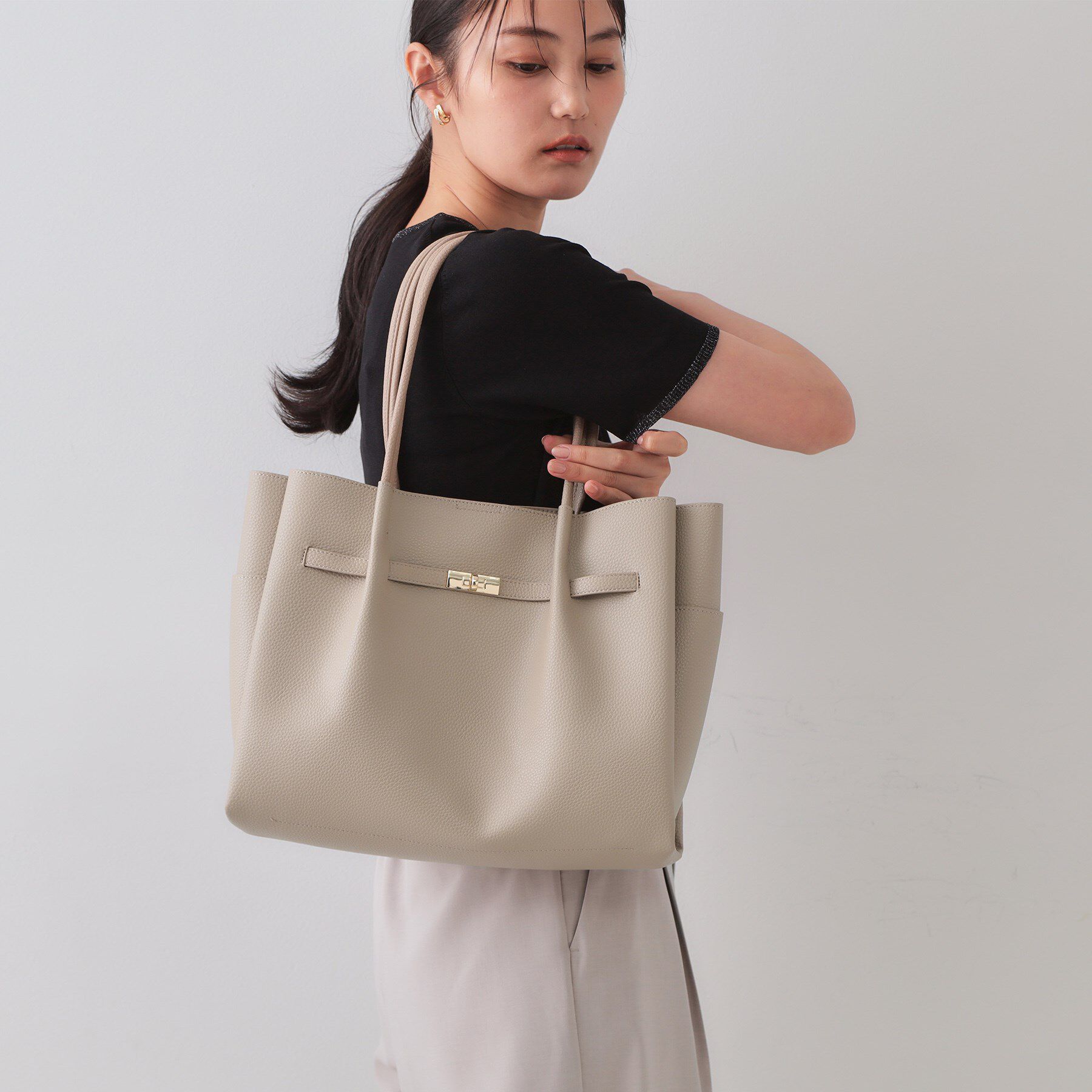 OPAQUE.CLIP「【軽量/A4サイズ対応/通勤対応】フロントベルトデザイントートバッグ」|トートバッグ|
