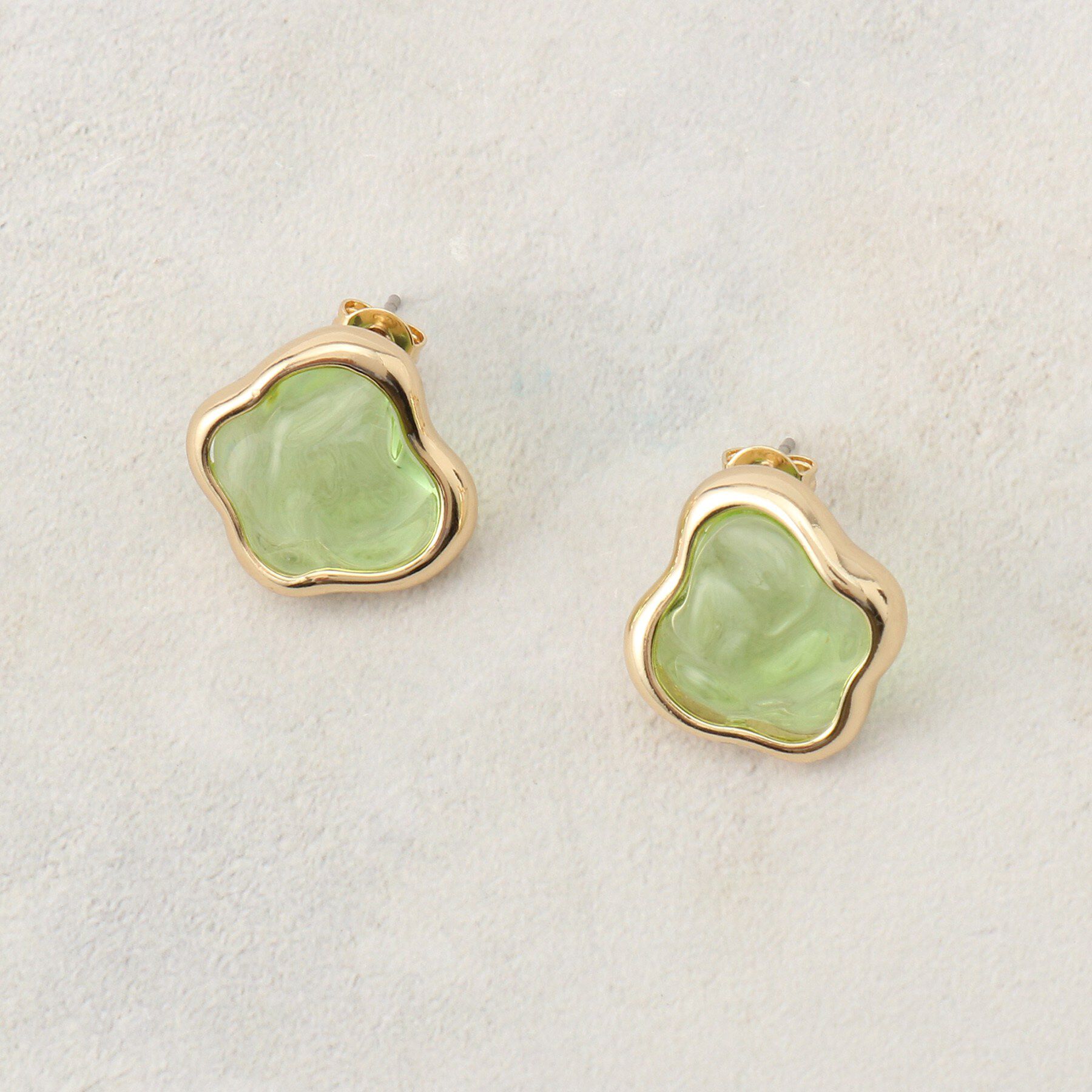 OPAQUE.CLIP「ニュアンスシェイプクリアカラーピアス」|ピアス|