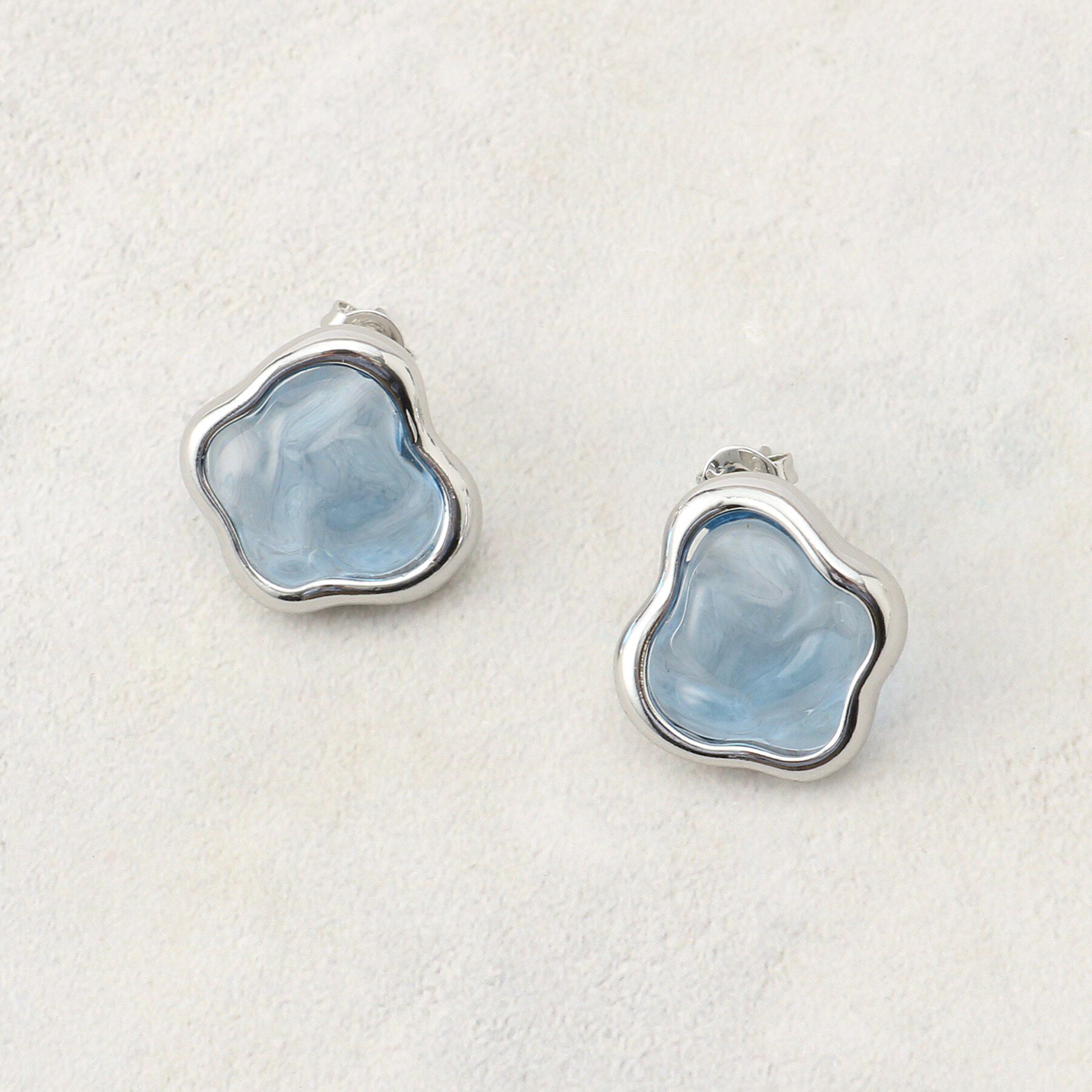 OPAQUE.CLIP「ニュアンスシェイプクリアカラーピアス」|ピアス|ブルー(092)