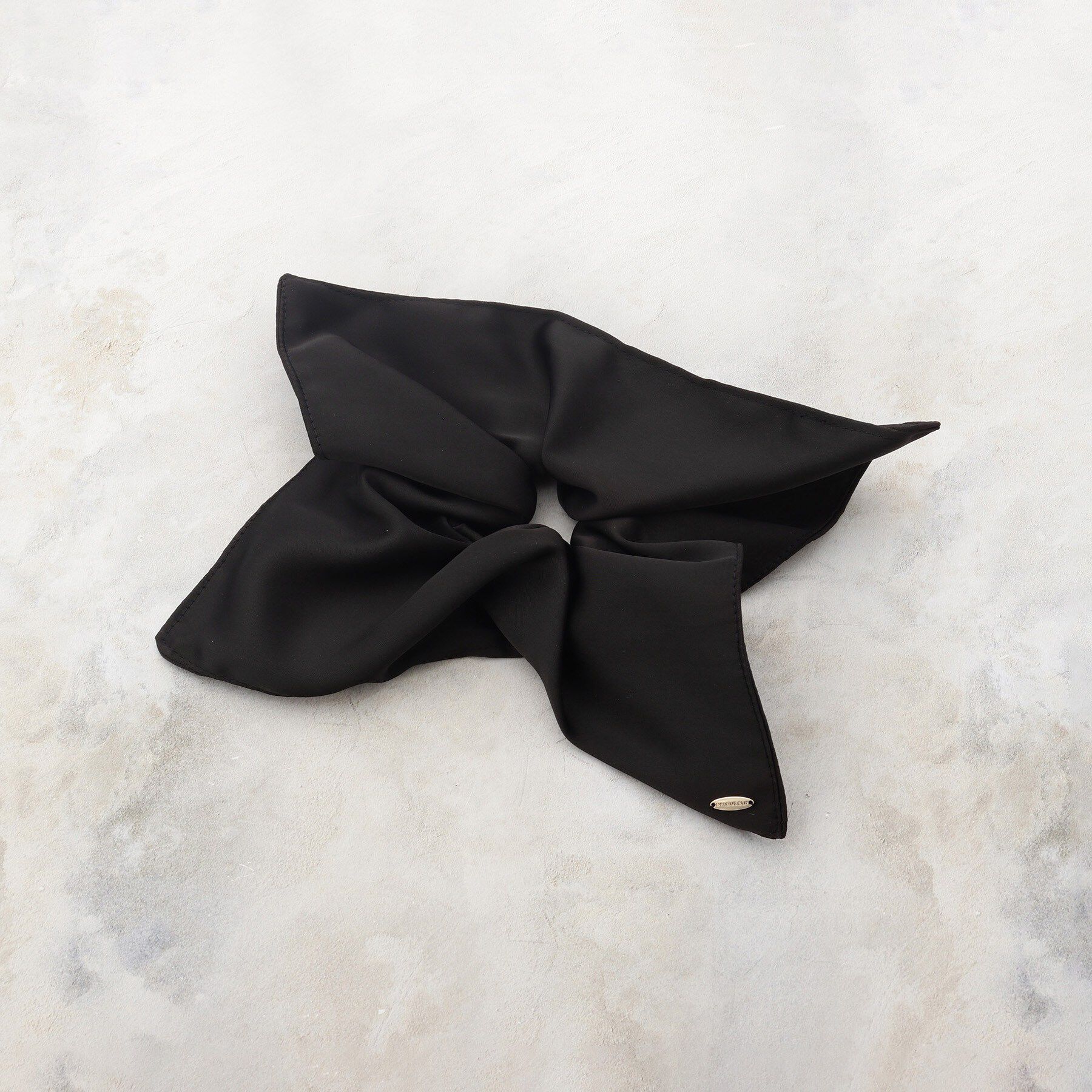 OPAQUE.CLIP「スクエアデザインサテンシュシュ」|その他|ブラック(019)