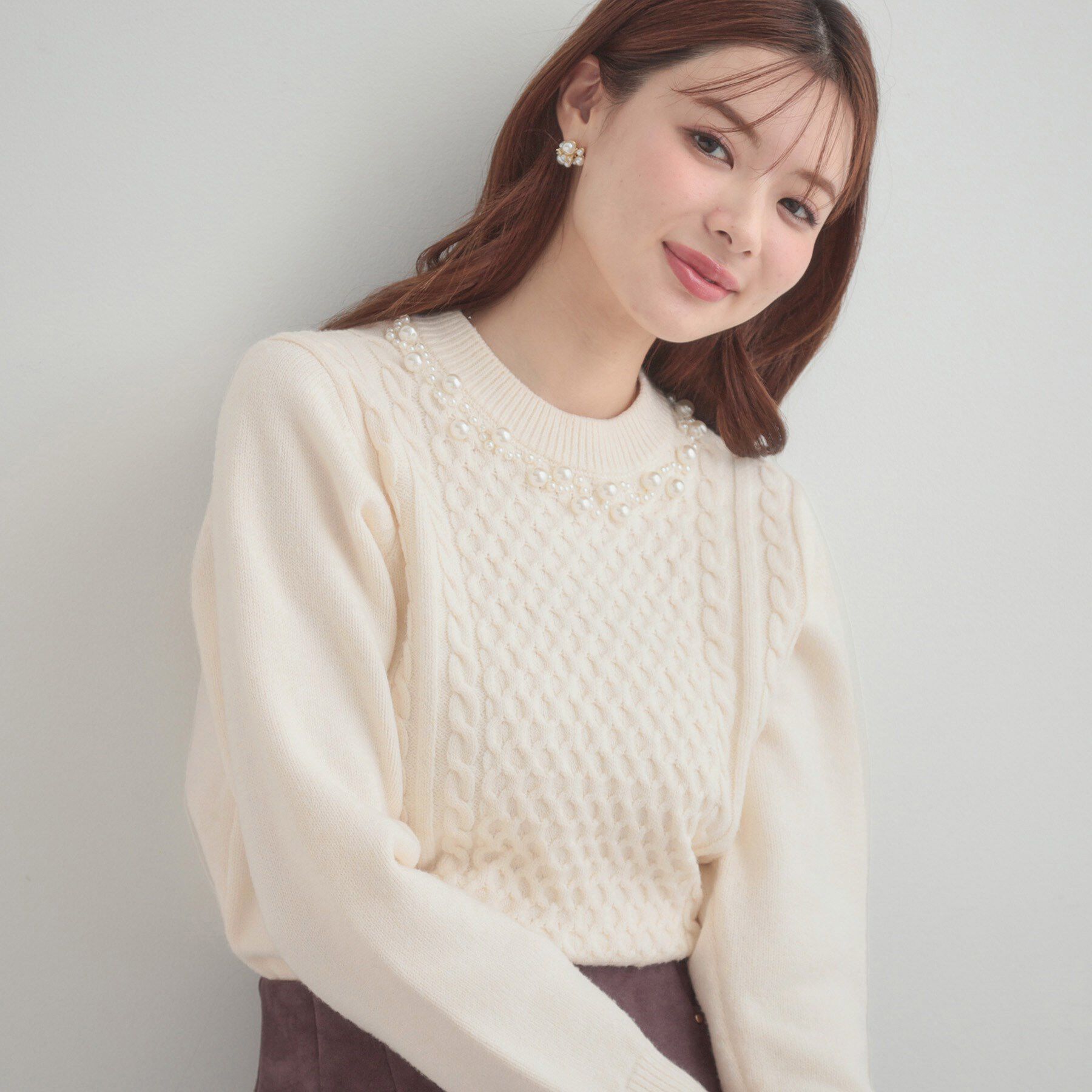 Couture broach「【きれいめ】パール調デザイン アラン柄ニット」|ニット・セーター|