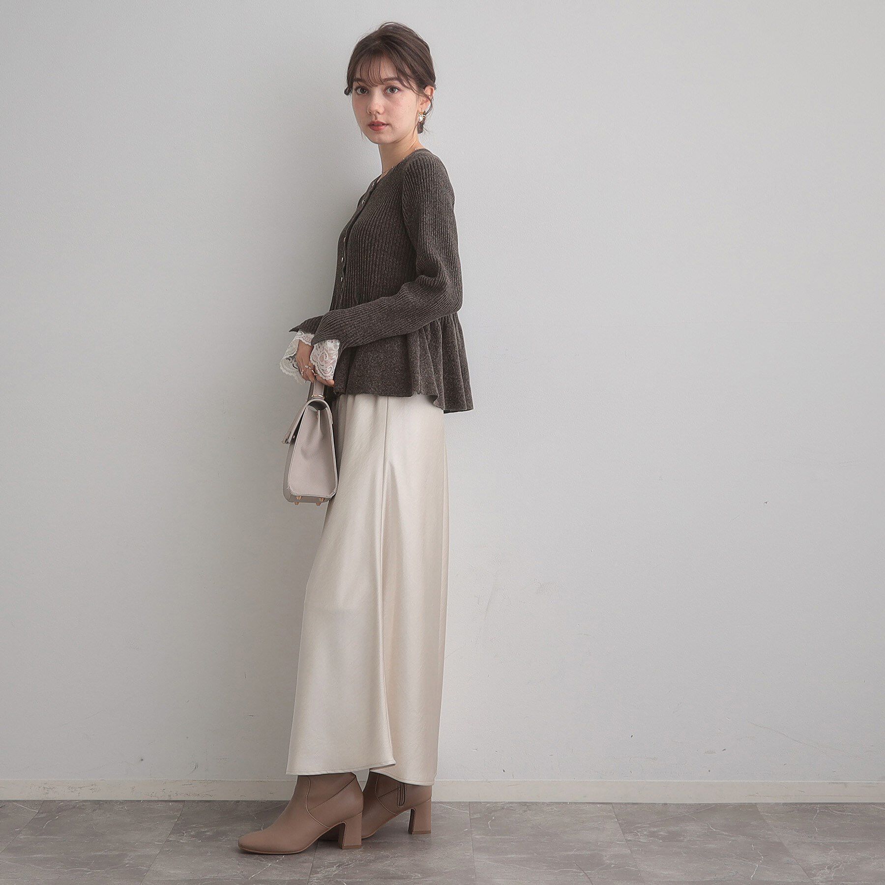 Couture broach「【袖口レース・着映え】短毛モールペプラム カーデ」|カーディガン|