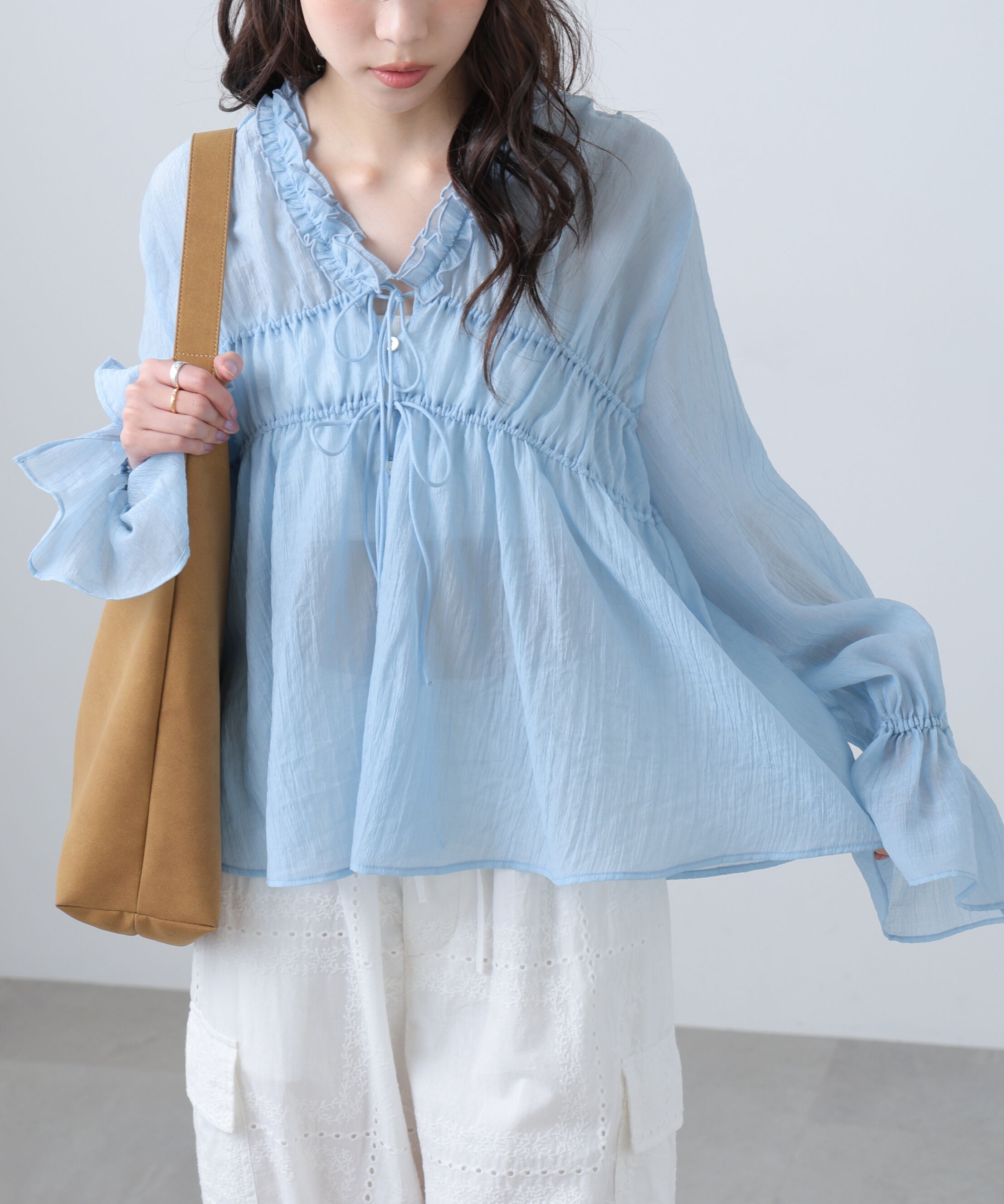  「シャーリングドロストブラウス」|シャツ・ブラウス|サックス
