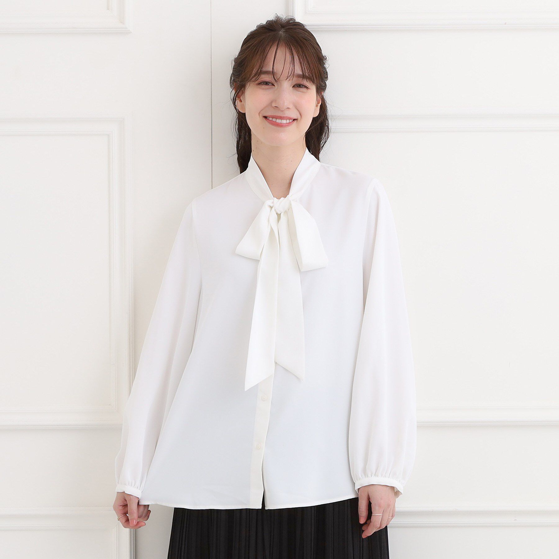 SHOO･LA･RUE「【洗濯機可/S-3L】リボンボウタイが魅力　大人の華やかブラウス」|シャツ・ブラウス|
