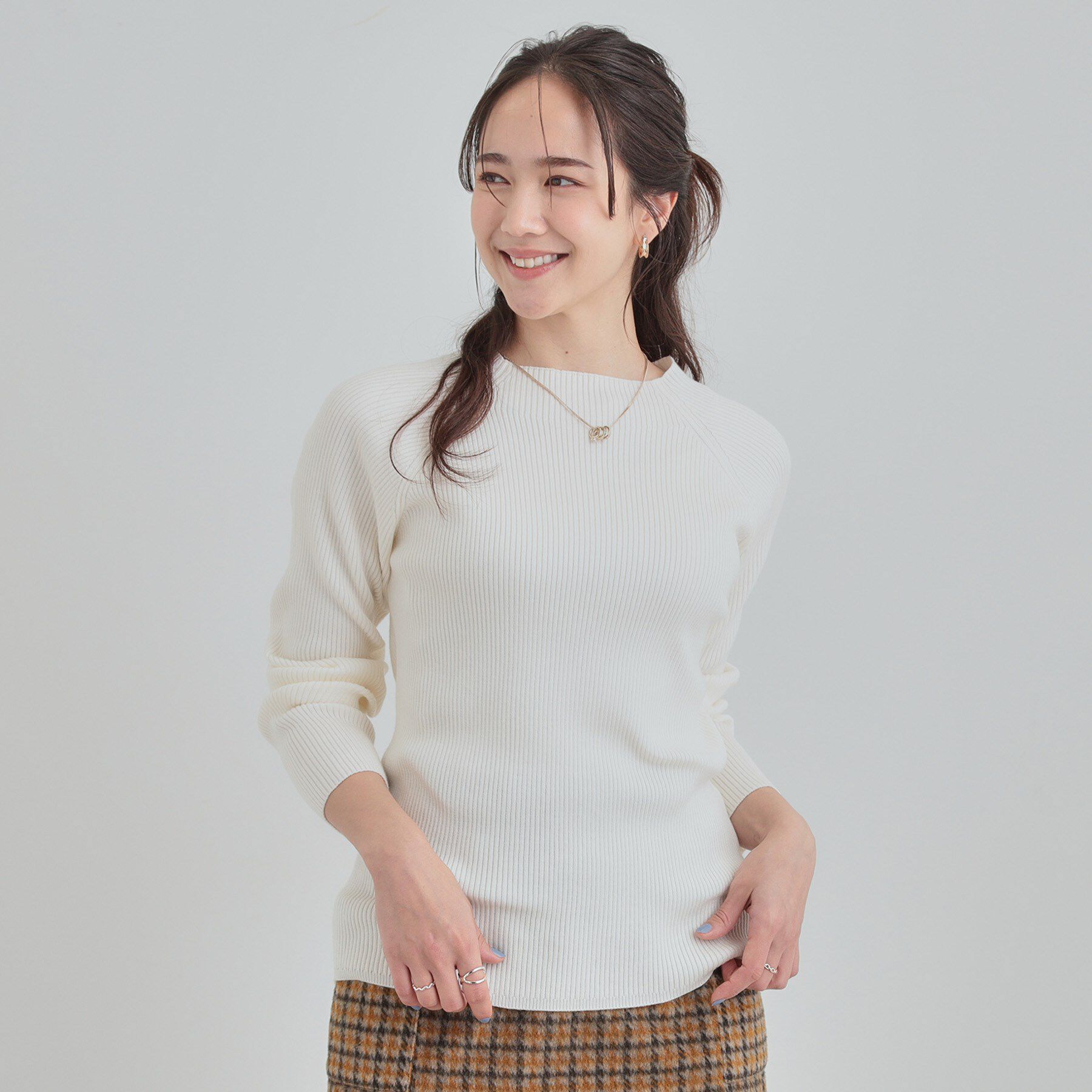 SHOO･LA･RUE「【絶妙なゆるピタ/洗濯機可】ちくちくしにくい リブハイネックやわらかニット」|ニット・セーター|