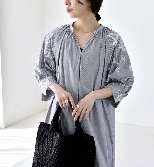 quaranciel「《予約》quaranciel:〈洗濯機可能〉ストライプ フラワー刺繍 スキッパー シャツ ワンピース」|ワンピース|