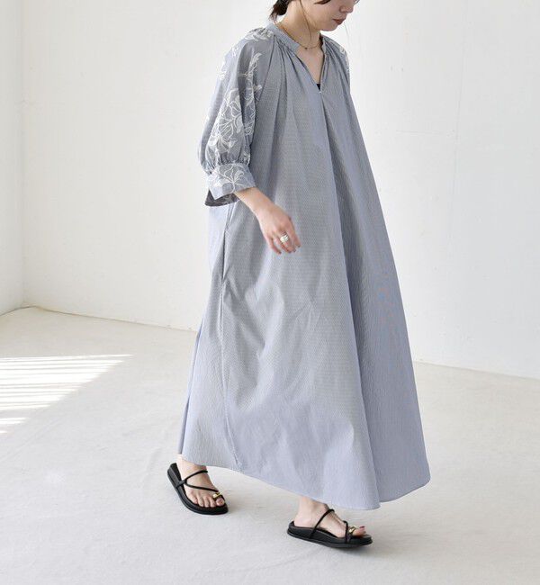 quaranciel「《予約》quaranciel:〈洗濯機可能〉ストライプ フラワー刺繍 スキッパー シャツ ワンピース」|ワンピース|