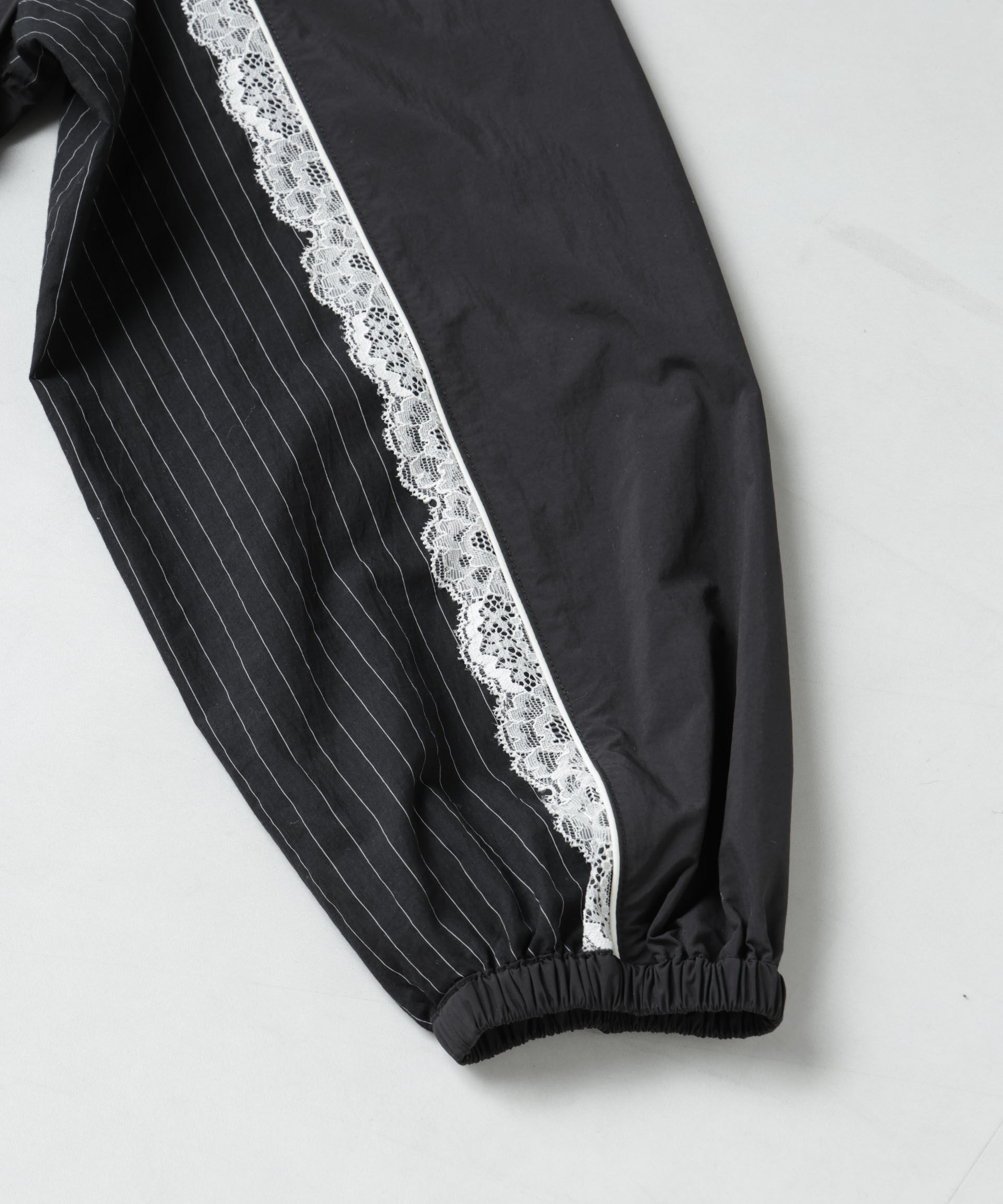 nano･universe「レース&times;ストライプ切替ナイロンブルゾン」|ブルゾン・スタジャン|