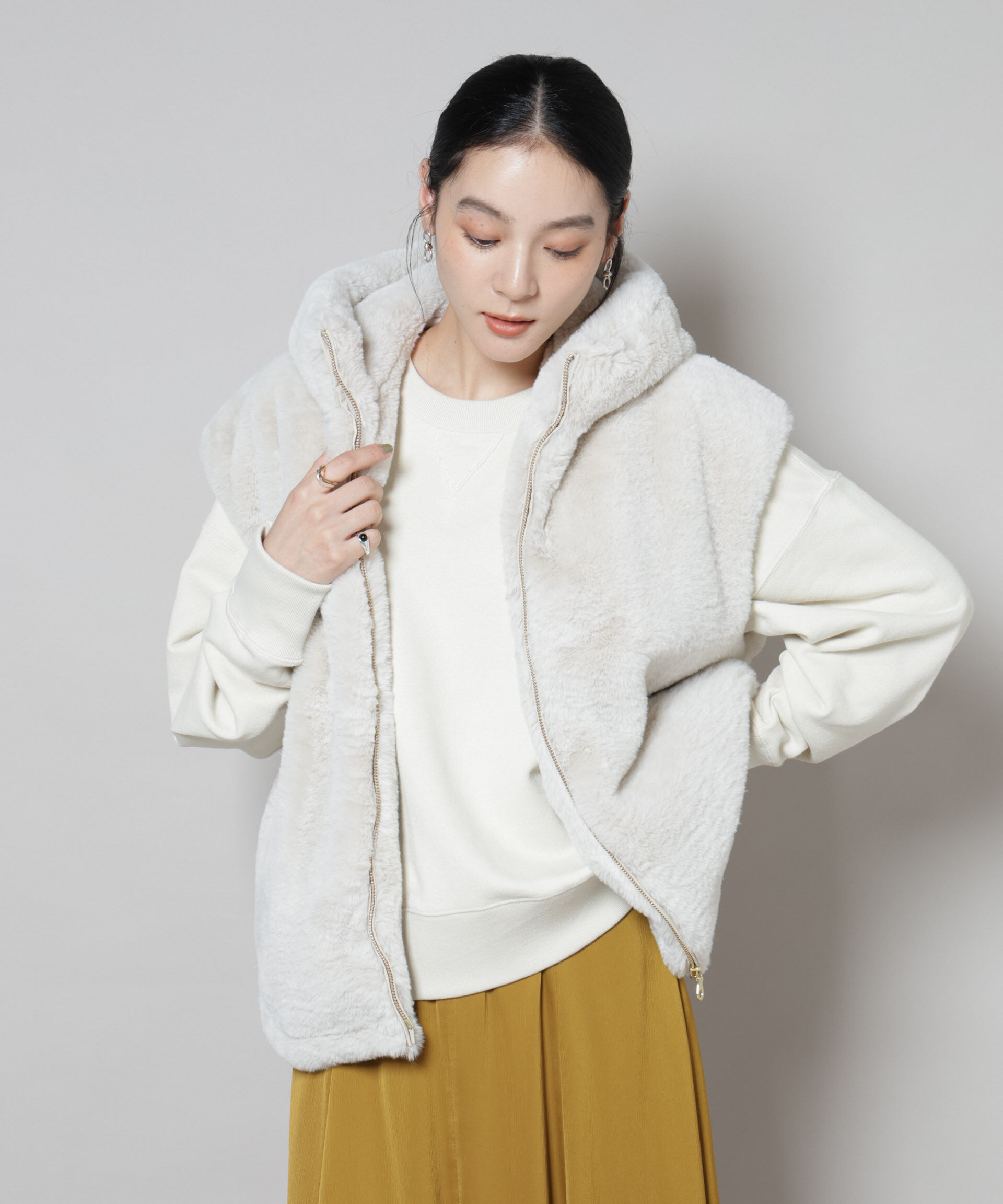 nano･universe「フェイクファーフードベスト」|テーラードジャケット|エクリュ4