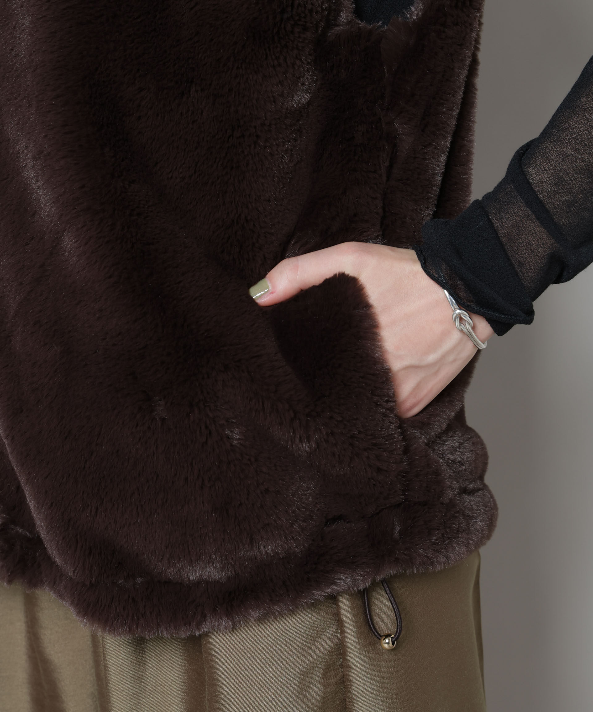 nano･universe「フェイクファーフードベスト」|テーラードジャケット|