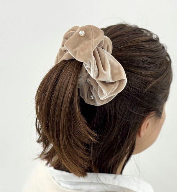 NOLLEY'S「パールベロアシュシュ」|ヘアゴム・シュシュ|ベージュ