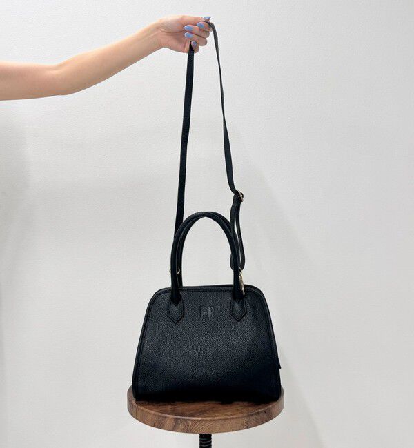 fredy emue「FR台形レザーバッグ」|ショルダー・メッセンジャー|