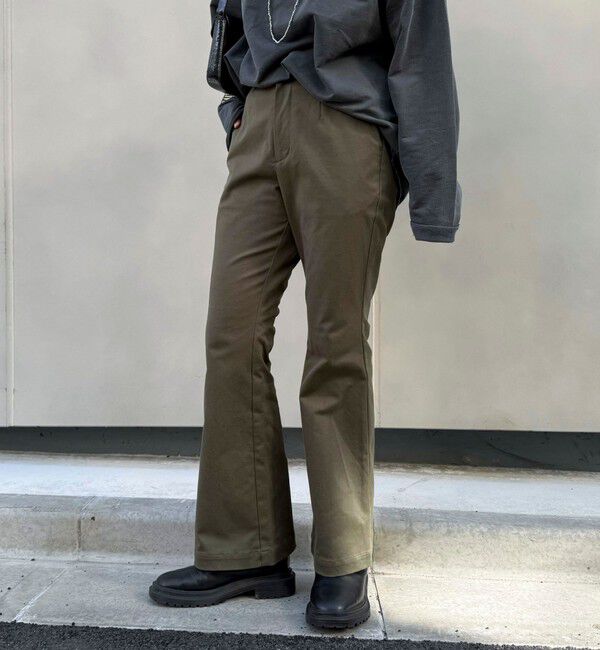 fredy emue「ストレッチフレアパンツ」|チノ|