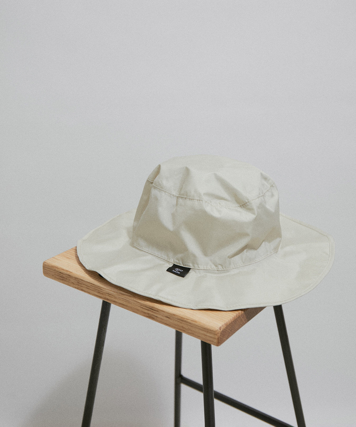 SALON adam et rope'「【KiU for SALON】[UV]別注パッカブルレインサファリハット」|ハット|ベージュ(27)