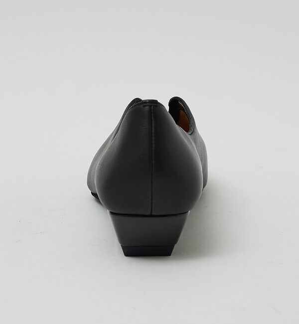 AU BANNISTER「メタルポイントＶカットパンプス」|パンプス|