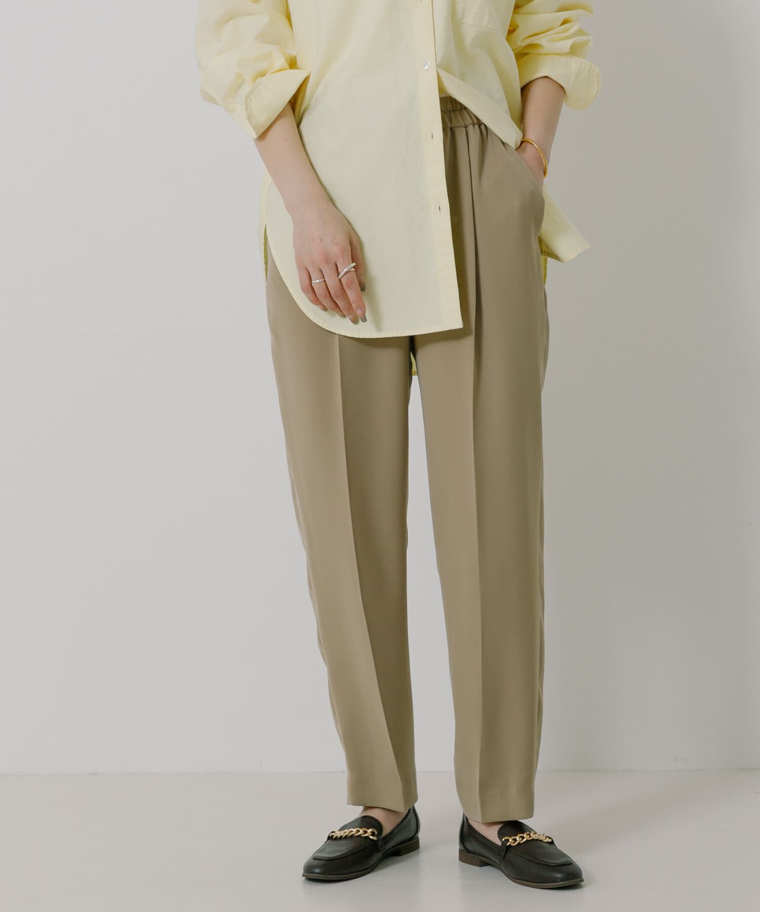 URBAN RESEARCH「ライトサテンドロストテーパードパンツ」|その他|