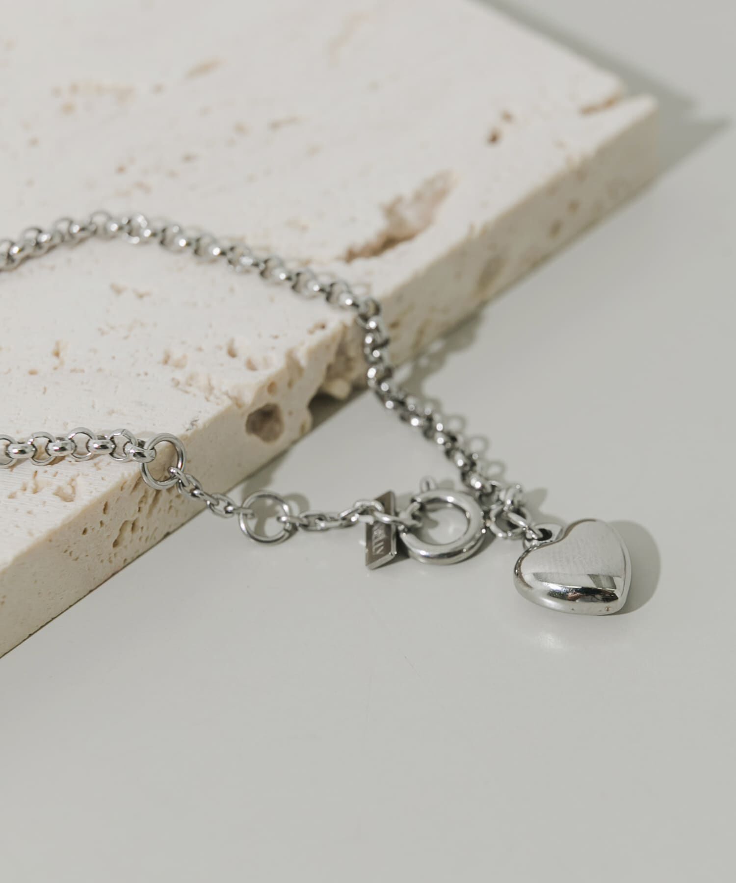 SMELLY「ステンレスハートチャームブレスレット」|ブレスレット・バングル|