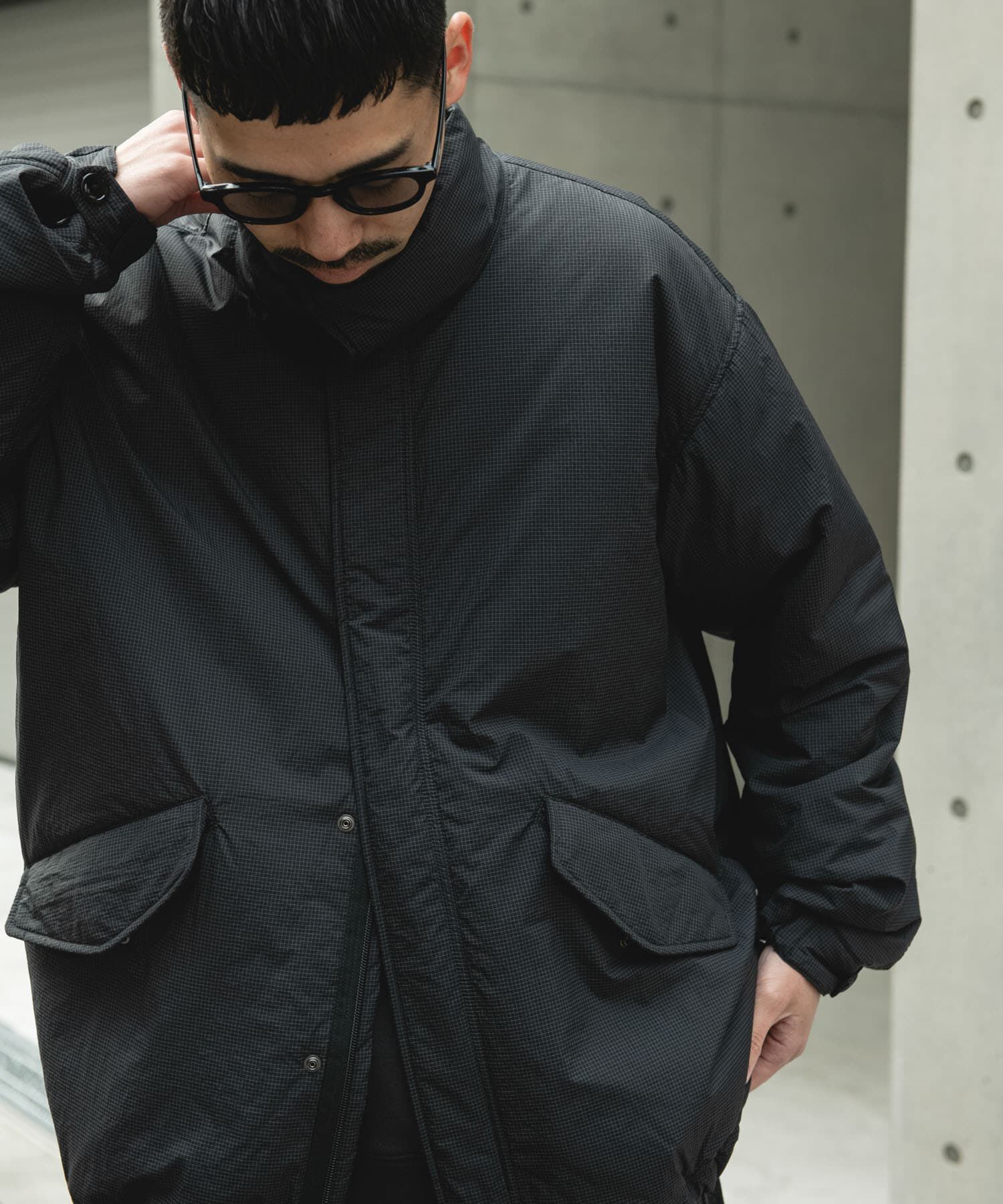 URBAN RESEARCH DOORS「中綿ショートモッズコート」|ミリタリー・モッズコート|チャコールグレー