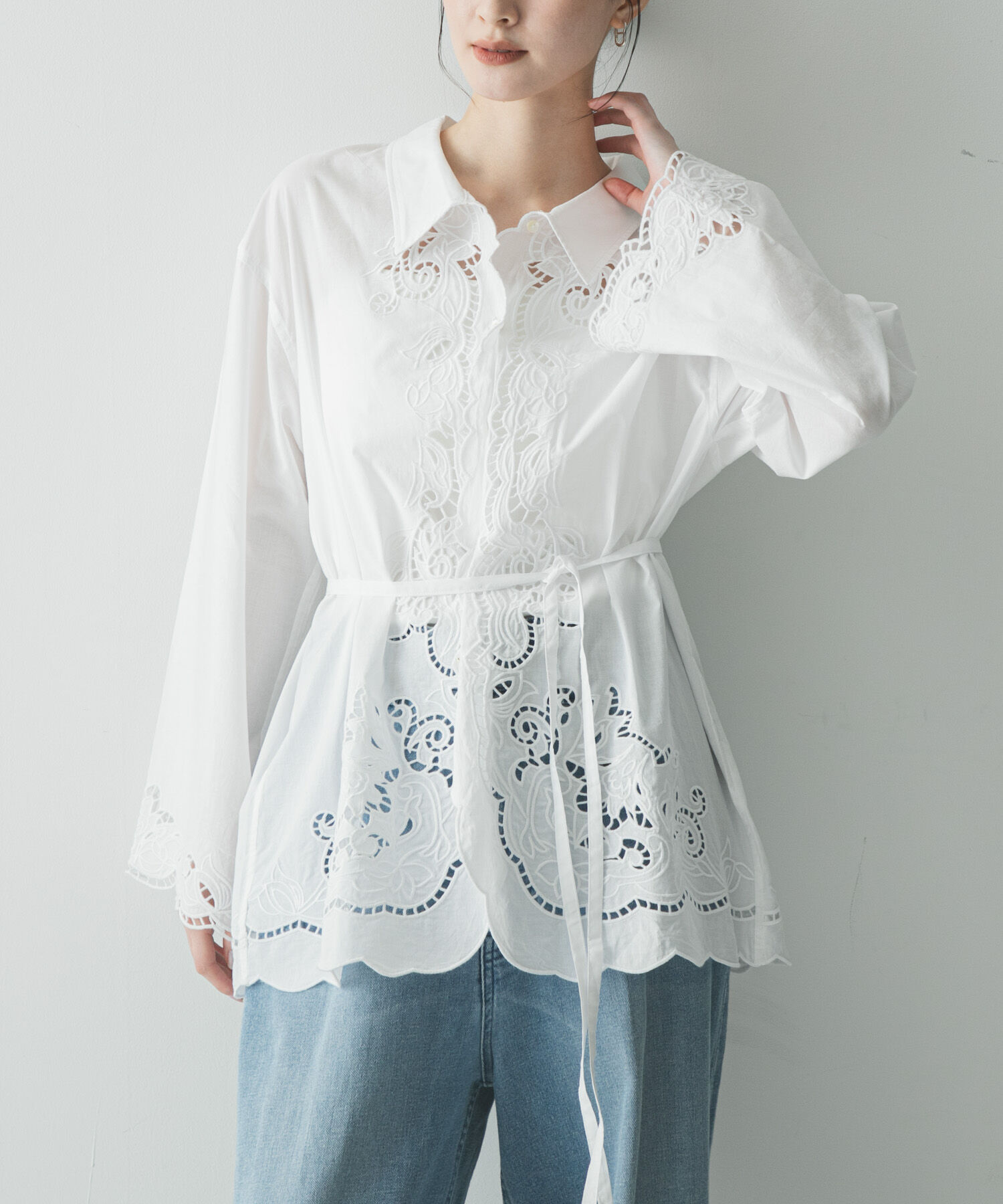 URBAN RESEARCH「カットワーク刺繍シャツ」|シャツ・ブラウス|ホワイト