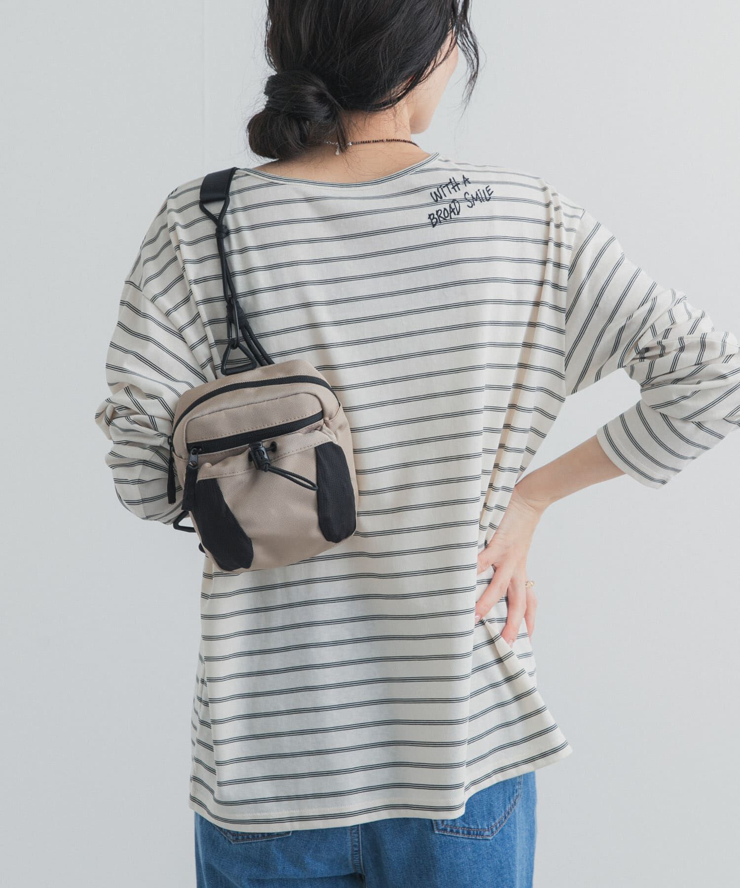 URBAN RESEARCH DOORS「バック刺繍ロングスリーブTシャツ」|Tシャツ・カットソー|ホワイト系その他