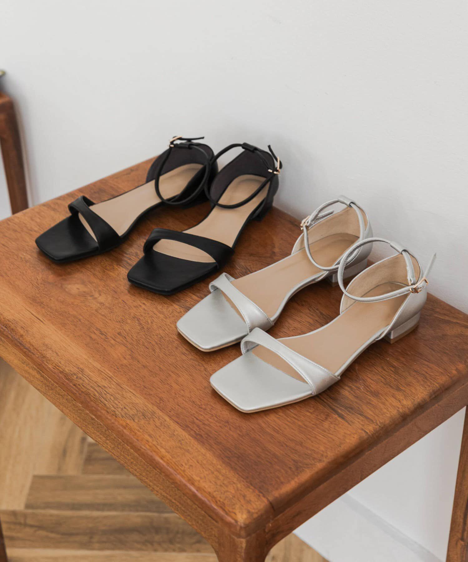 URBAN RESEARCH DOORS「アンクルストラップフラットサンダル」|サンダル|