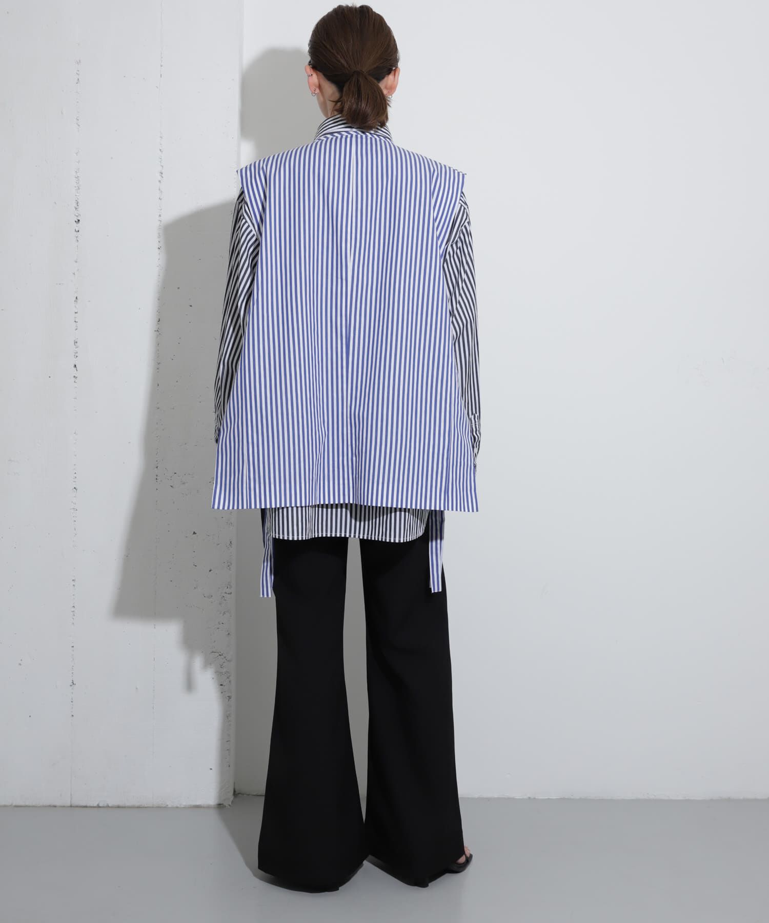 SENSE OF PLACE by URBAN RESEARCH「hxcyyd &times; SOP　ストライプフラワーコサージュシャツベスト(UNISEX)」|ベスト・ジレ|
