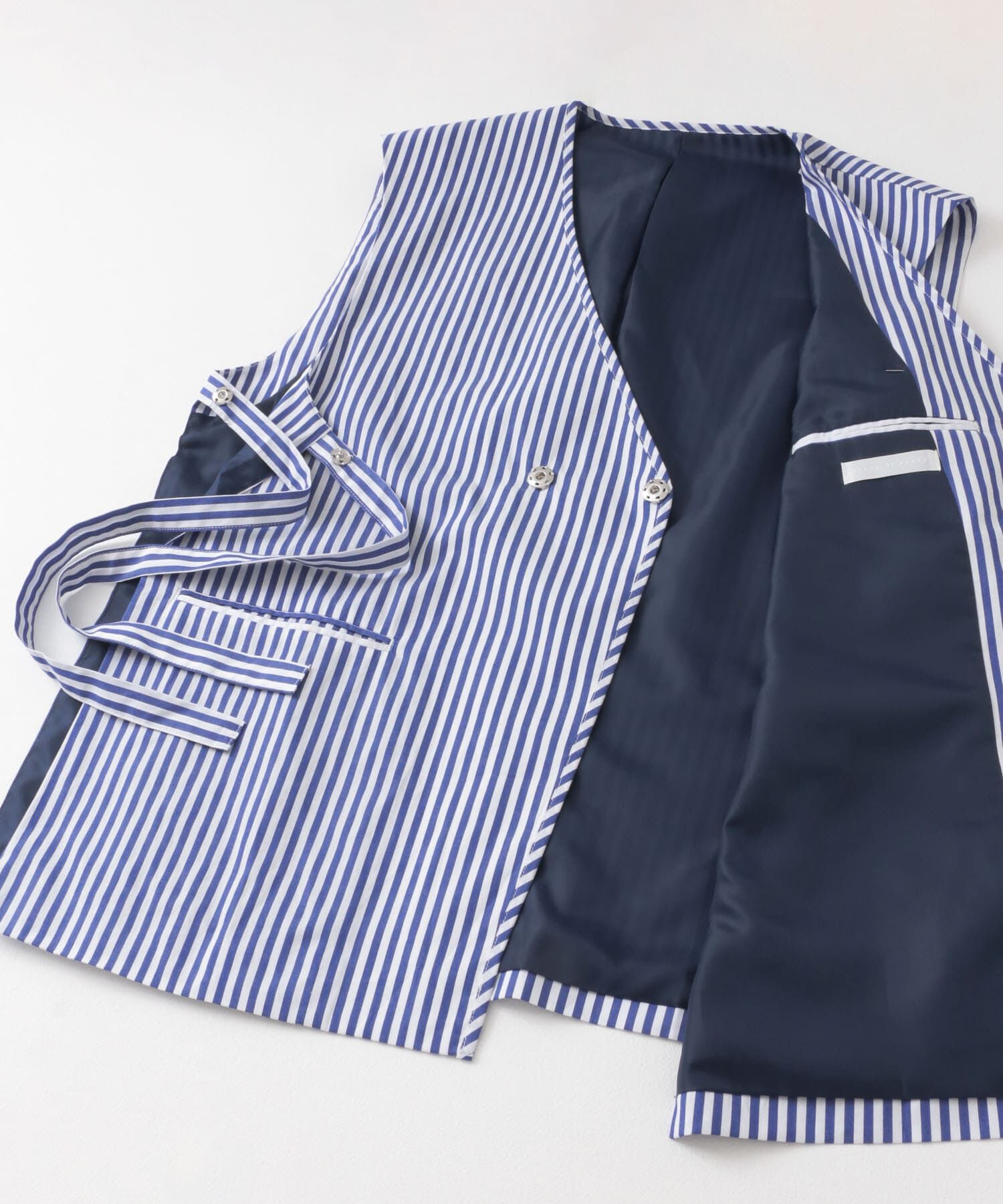 SENSE OF PLACE by URBAN RESEARCH「hxcyyd &times; SOP　ストライプフラワーコサージュシャツベスト(UNISEX)」|ベスト・ジレ|