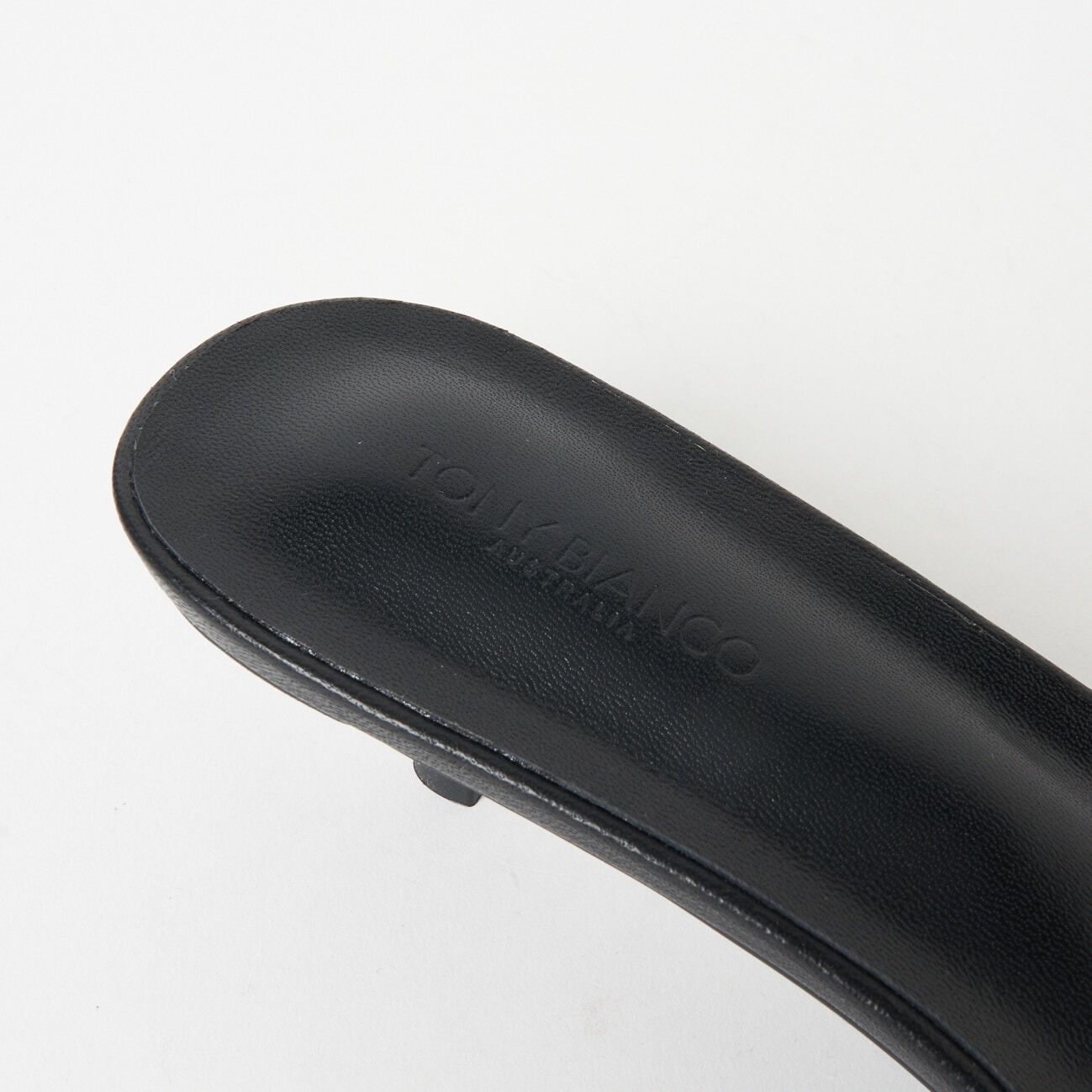  「TONY BIANCO  BREE TONG SANDAL」|サンダル|