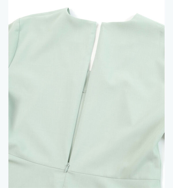 ur's「【尾﨑真衣さんコラボアイテム】Vネックバルーンスリーブバックペプラムトップス」|Tシャツ・カットソー|