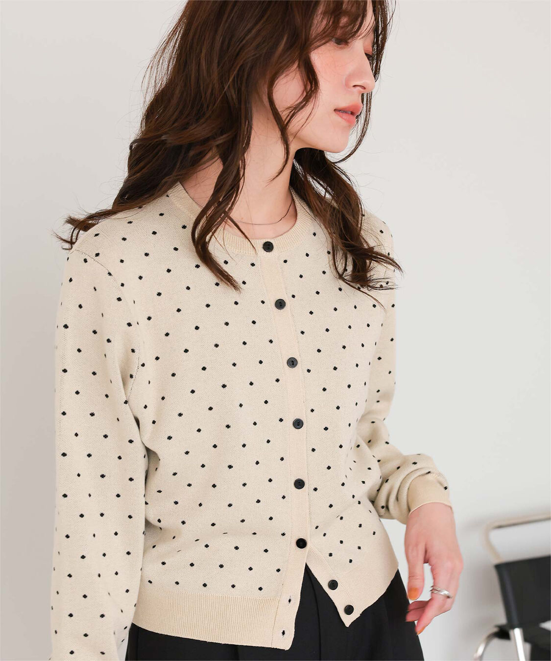 titivate「ドットジャガードニットカーディガン」|ニット・セーター|ライトベージュ