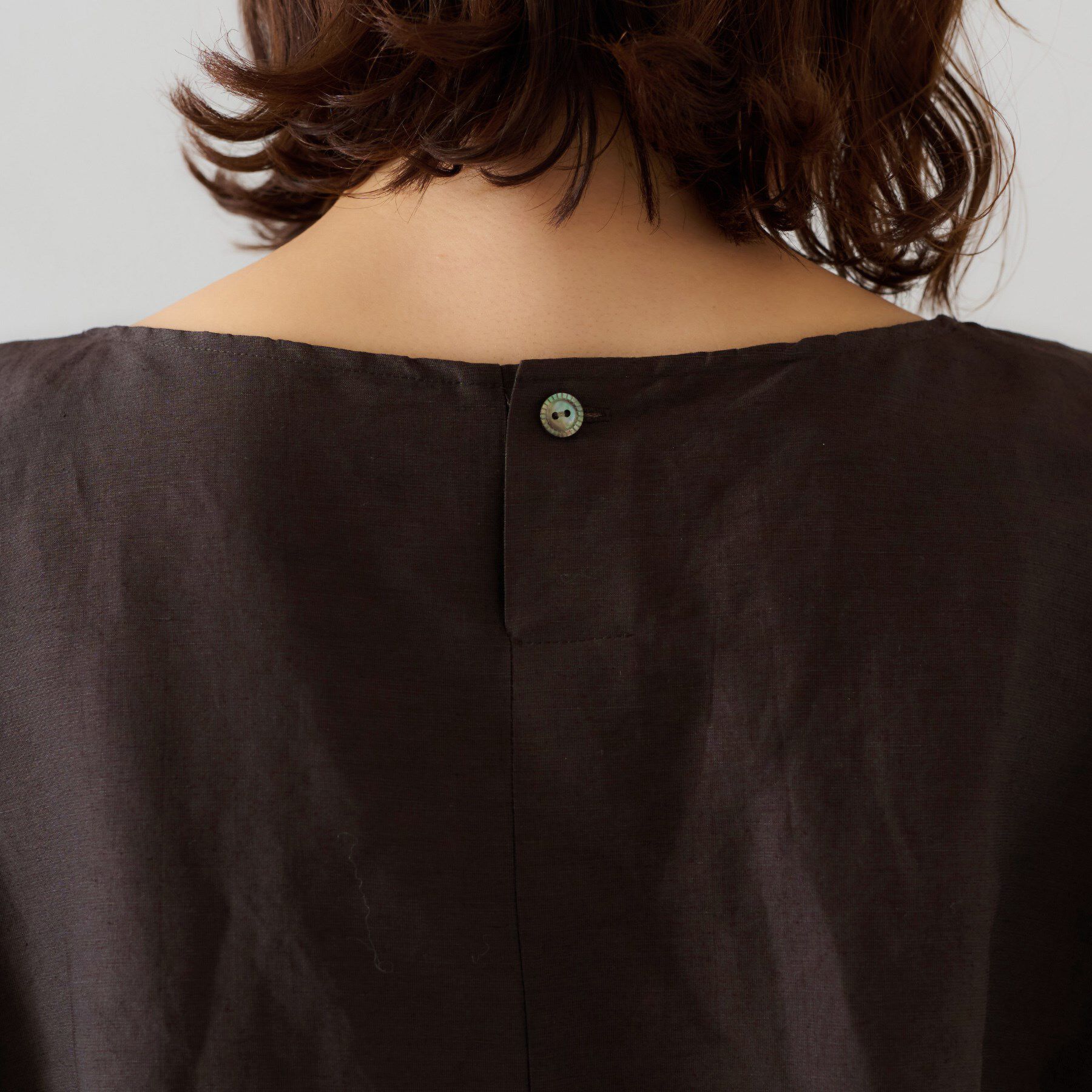 UNTITLED「【セットアップ可能/手洗い可】リネン混 ボートネックTブラウス」|シャツ・ブラウス|