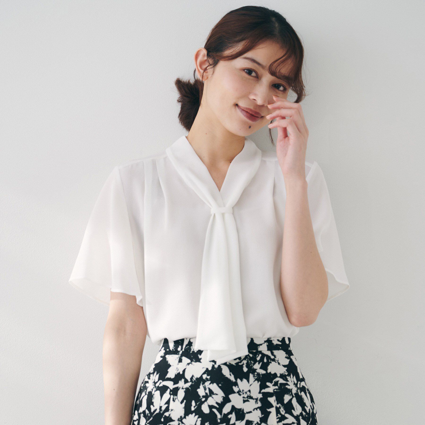 UNTITLED「【通勤/オフィス/二の腕カバー】ボウタイブラウス」|シャツ・ブラウス|