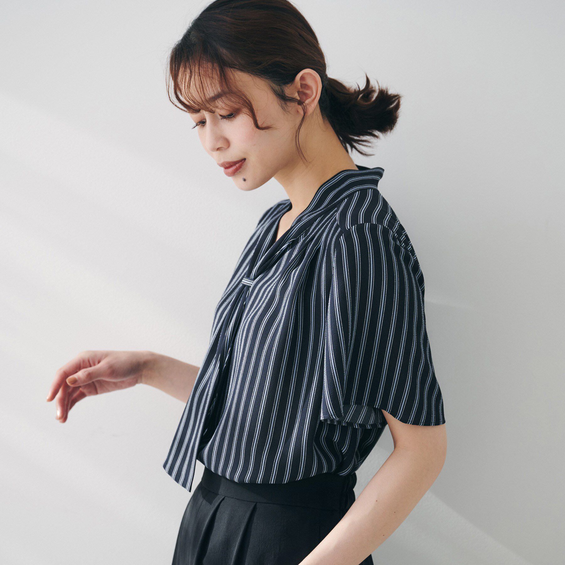 UNTITLED「【通勤/オフィス/二の腕カバー】ボウタイブラウス」|シャツ・ブラウス|