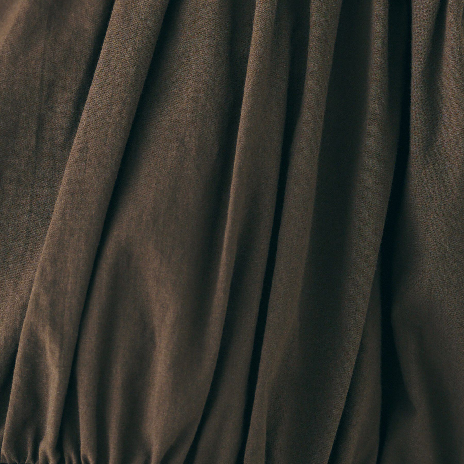 UNTITLED「【コットン100/洗える/トレンド】シャーリングブラウス」|シャツ・ブラウス|