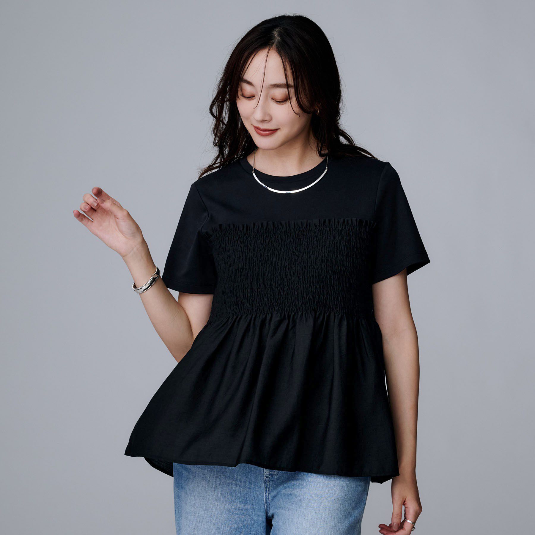 UNTITLED「【コットン100/洗える/Tシャツ】シャーリングドッキングペプラム」|Tシャツ・カットソー|ブラック(019)