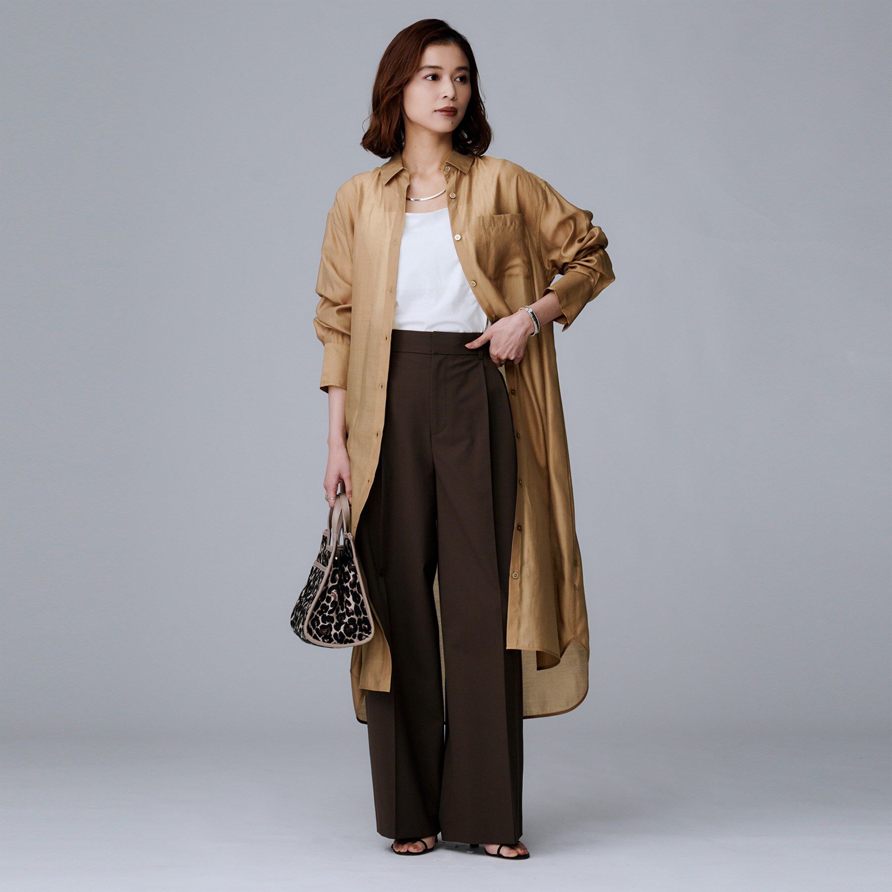 UNTITLED「【ニットと重ね着に/前開きボタン】シアーロングシャツ」|ワンピース|