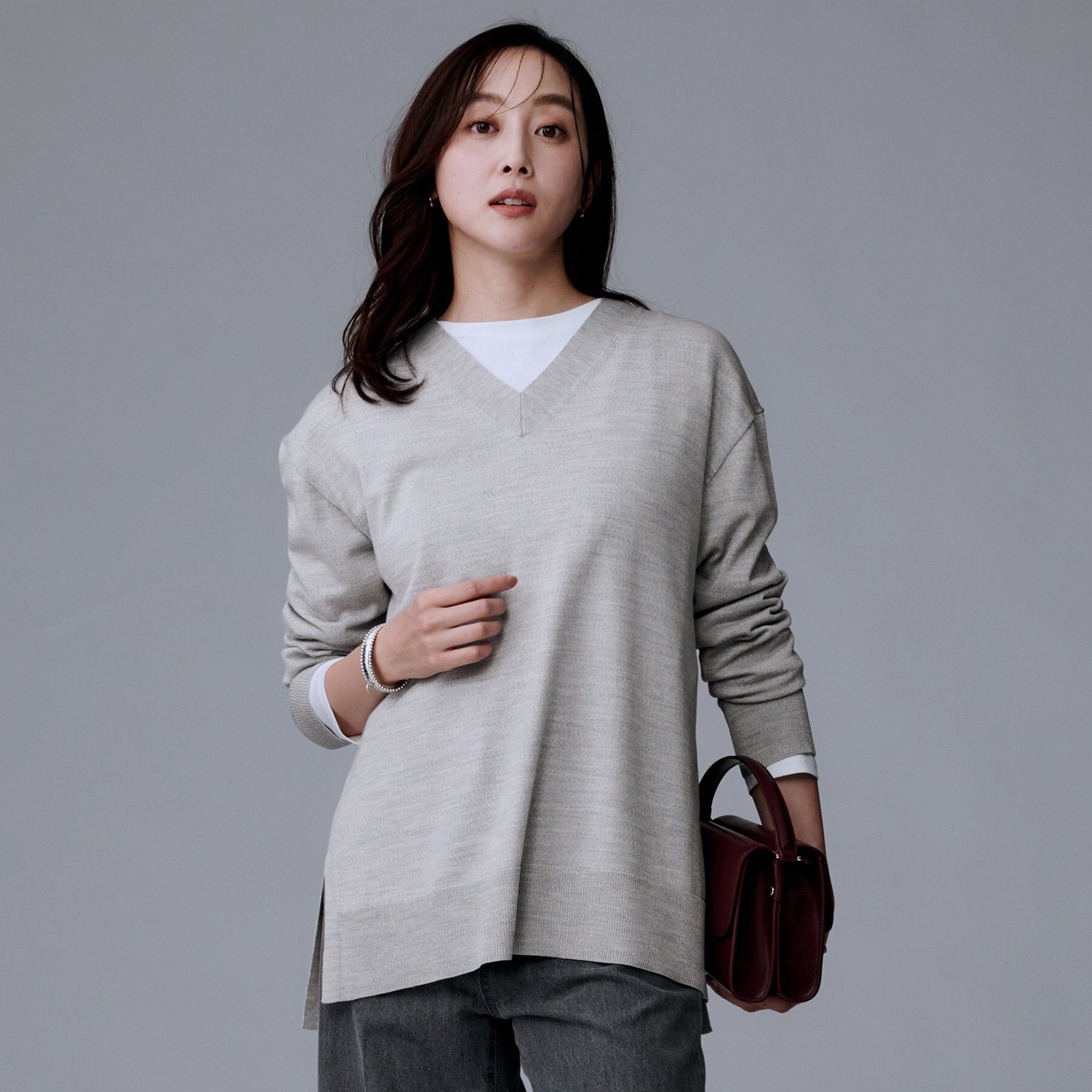 UNTITLED「【洗える/薄手/ウール100%】Vネックロングウールニット」|ニット・セーター|