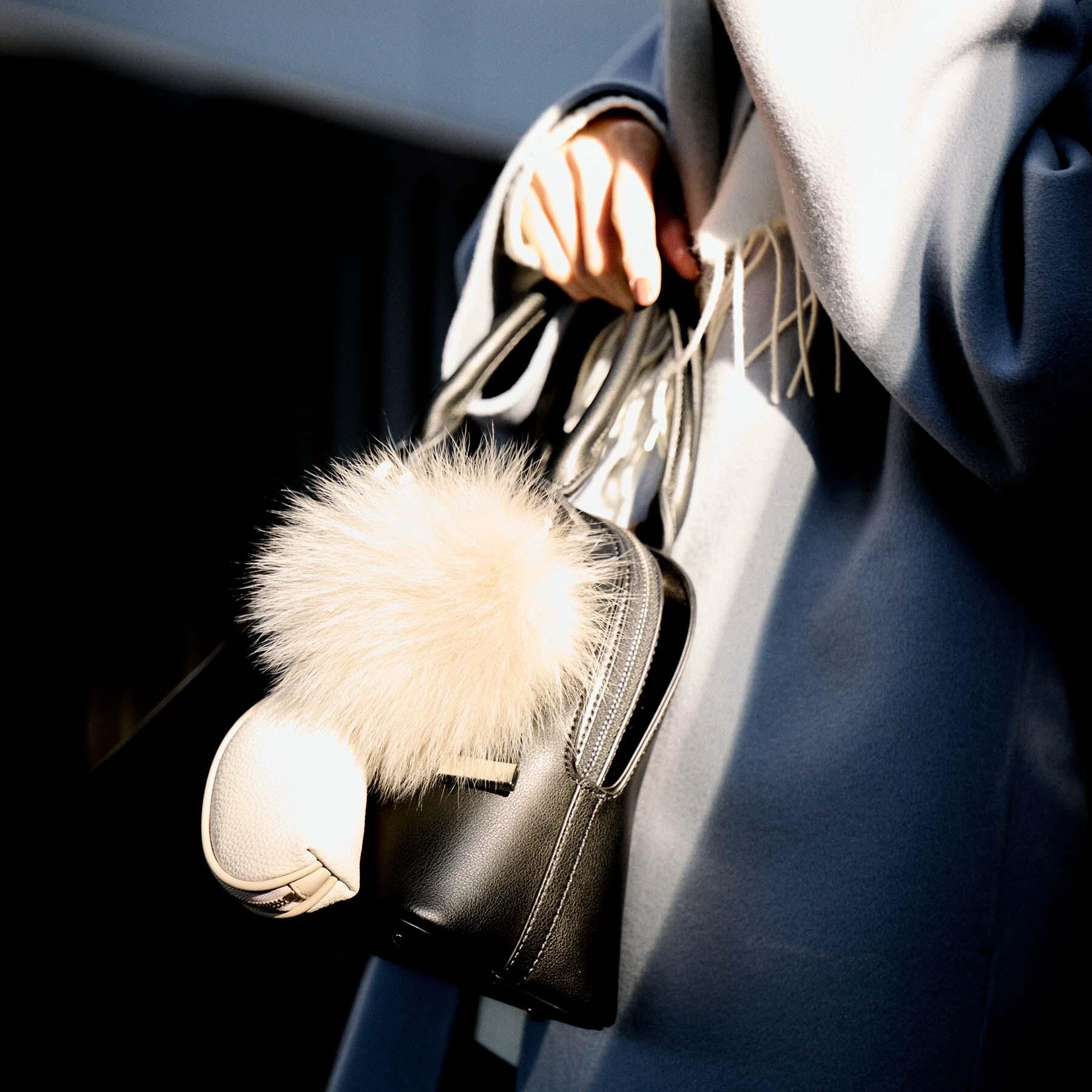 UNTITLED「【トレンド／ギフト】ファー＆ポーチチャーム」|キーケース|