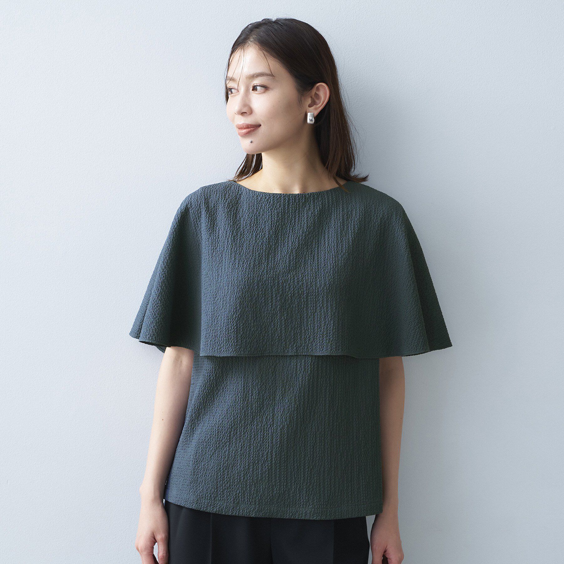 UNTITLED「【洗える/ストレッチ性/フェミニン】ケープデザインブラウス」|シャツ・ブラウス|