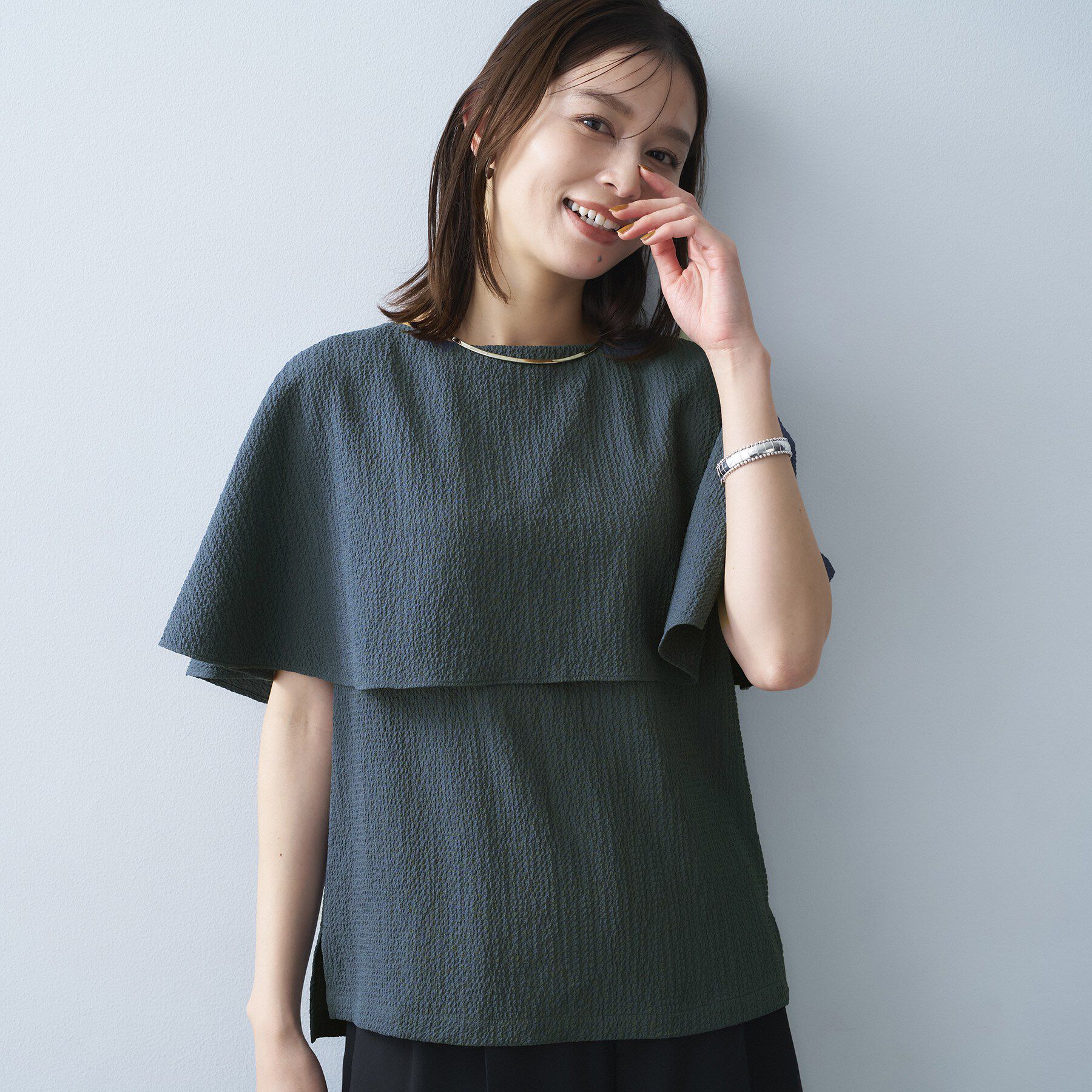 UNTITLED「【洗える/ストレッチ性/フェミニン】ケープデザインブラウス」|シャツ・ブラウス|