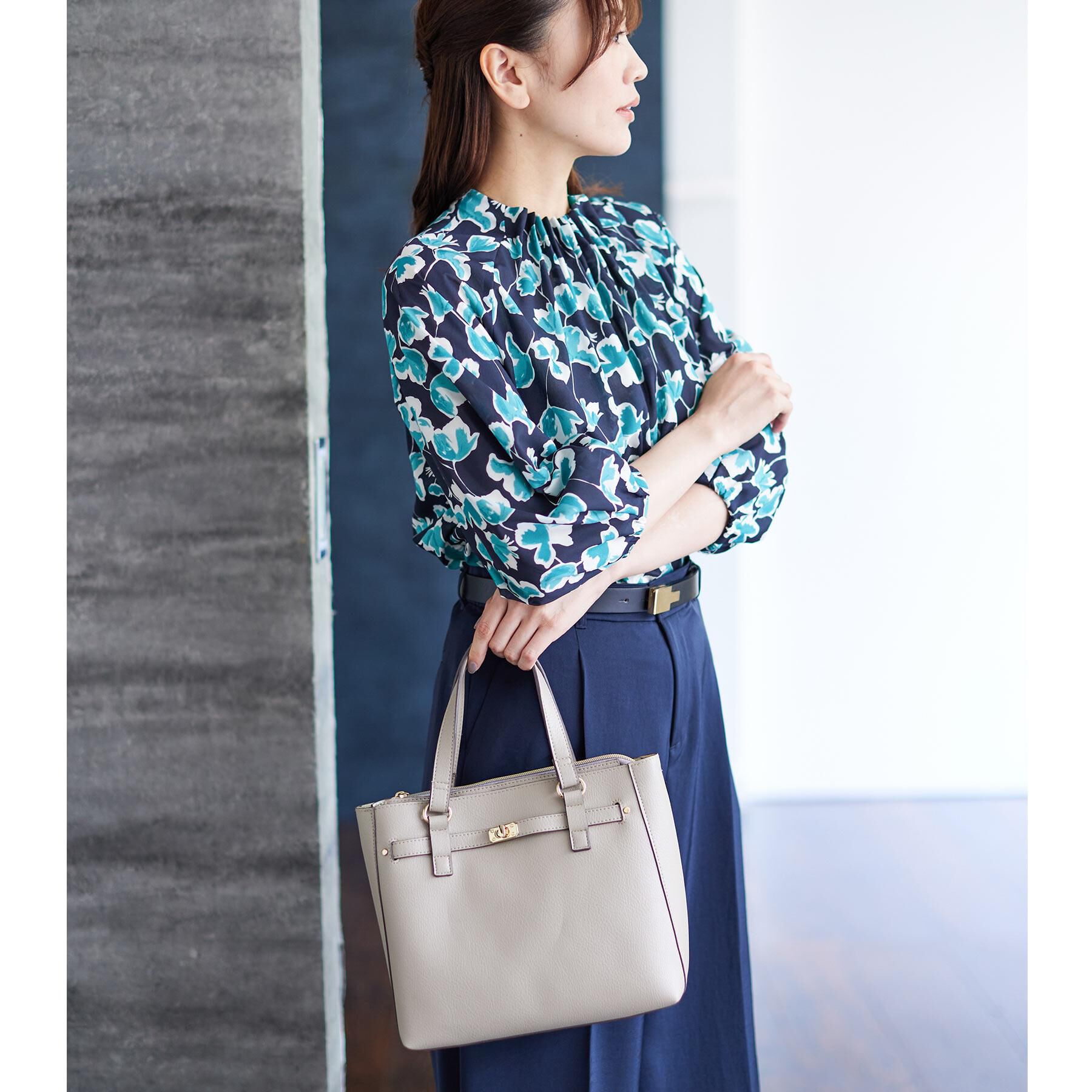 Reflect「【たっぷり収納！／通勤におすすめ】&rsquo;25秋冬毎日ミディアムバッグ」|ハンドバッグ|