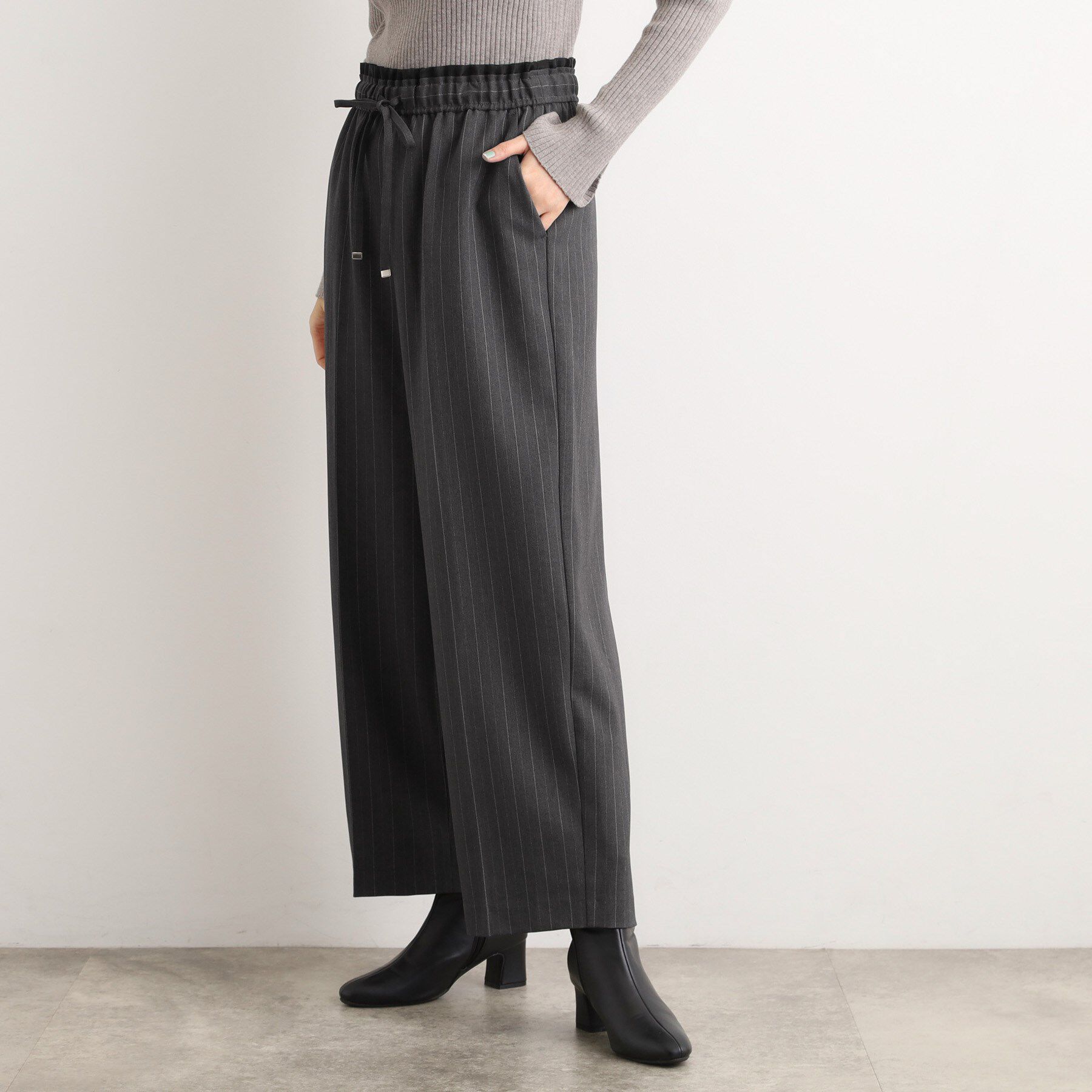 grove「【2点SET/体型カバー】透け感とレイヤードで大人の遊び心を、ビスチェSET UP」|スーツ|