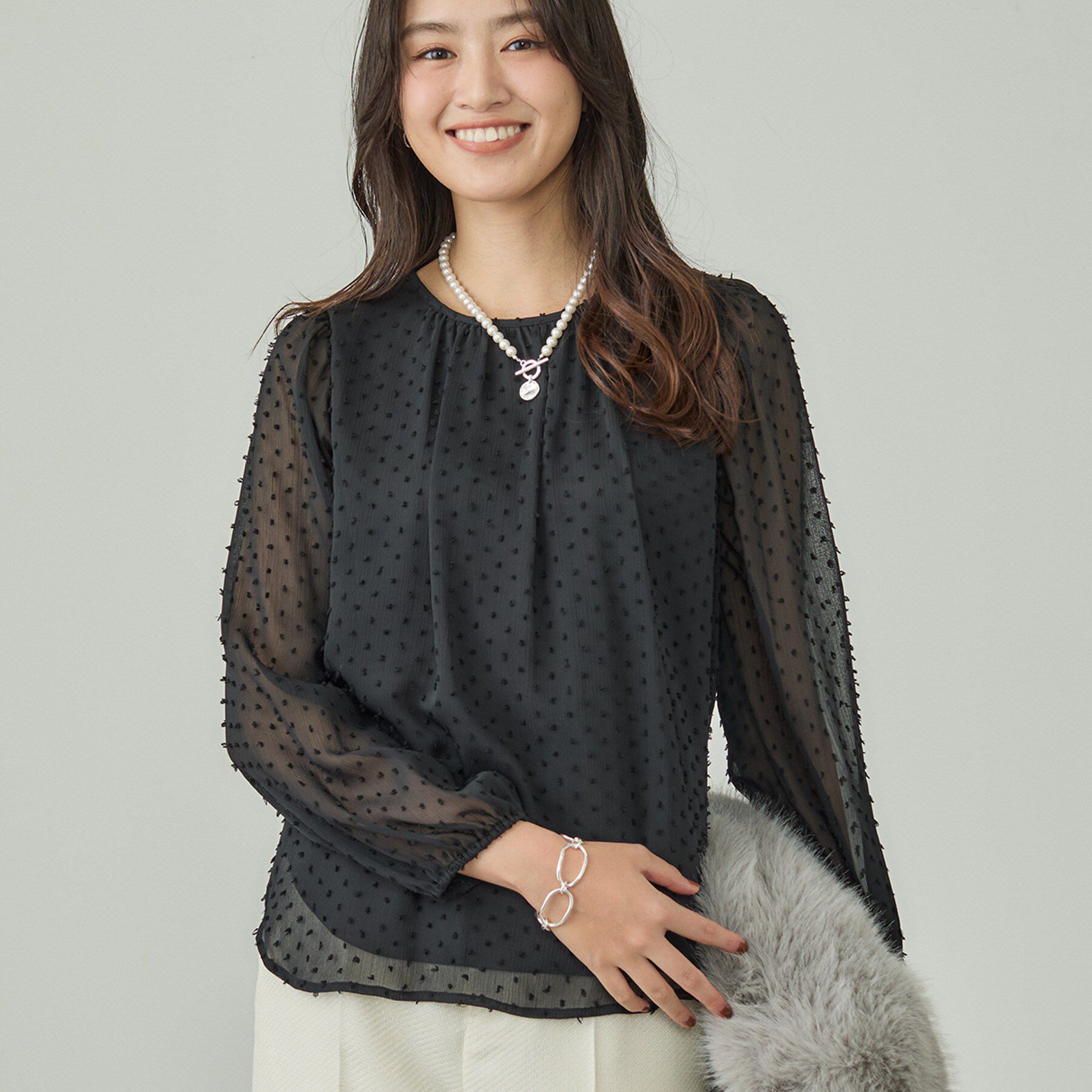 INDIVI「【袖コンシャス】シアードットブラウス」|シャツ・ブラウス|ブラック(019)