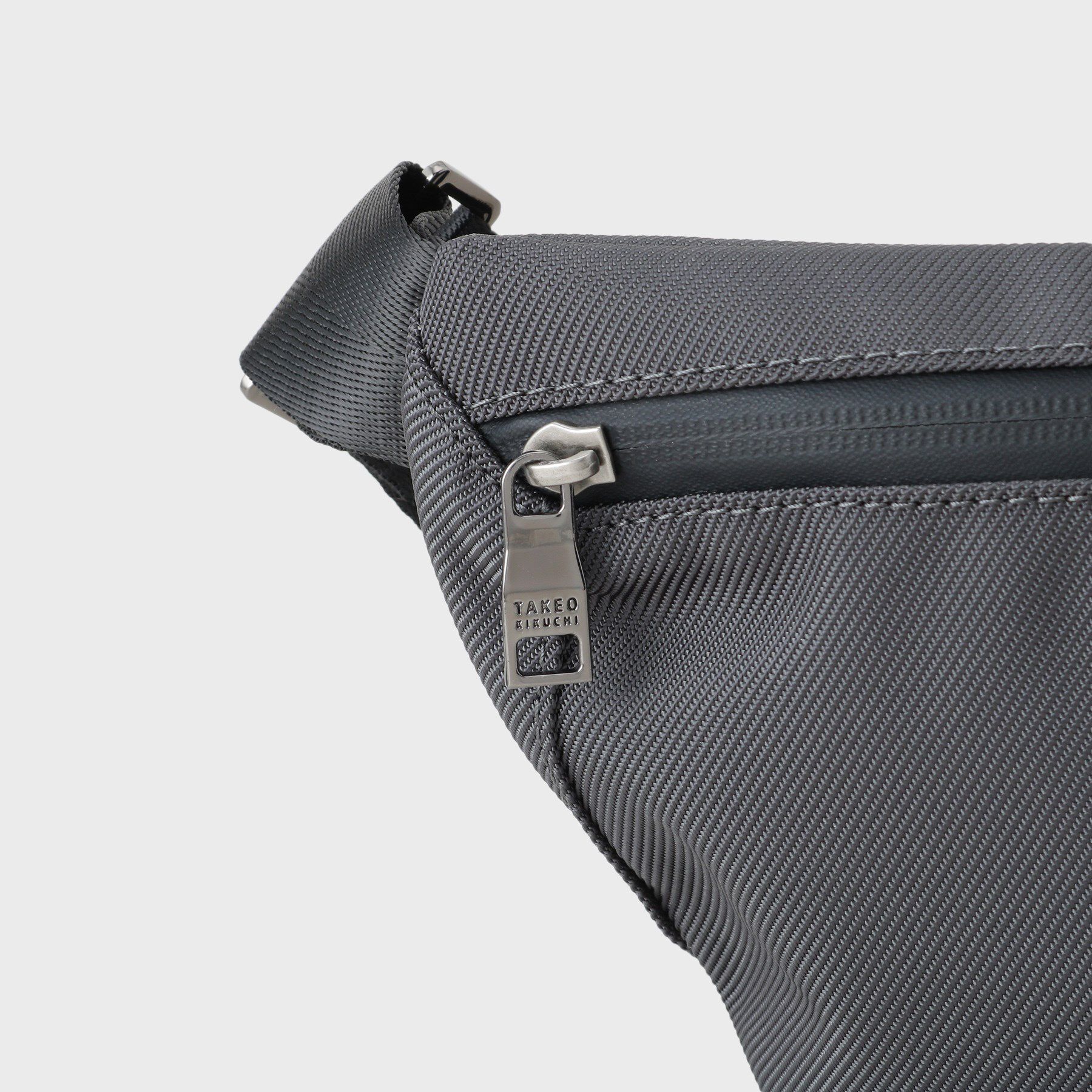 TAKEO KIKUCHI「RedNameスリングショルダーバッグ」|ショルダー・メッセンジャー|