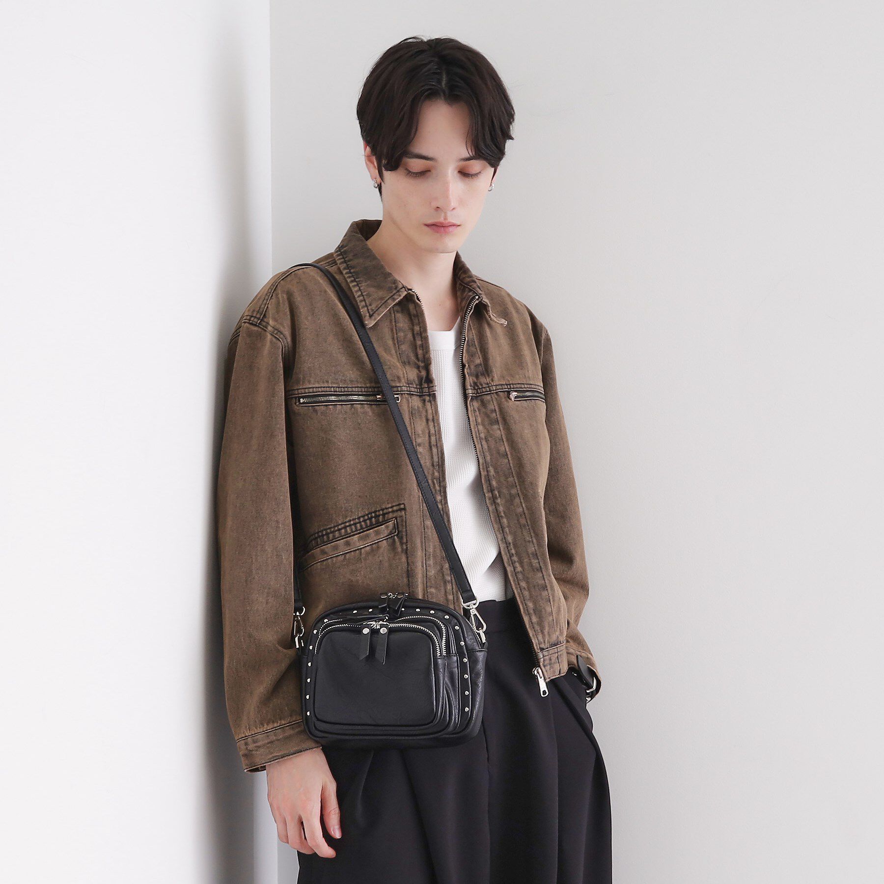 tk.TAKEO KIKUCHI「【スタッズシリーズ】ショルダーバッグ」|ショルダー・メッセンジャー|